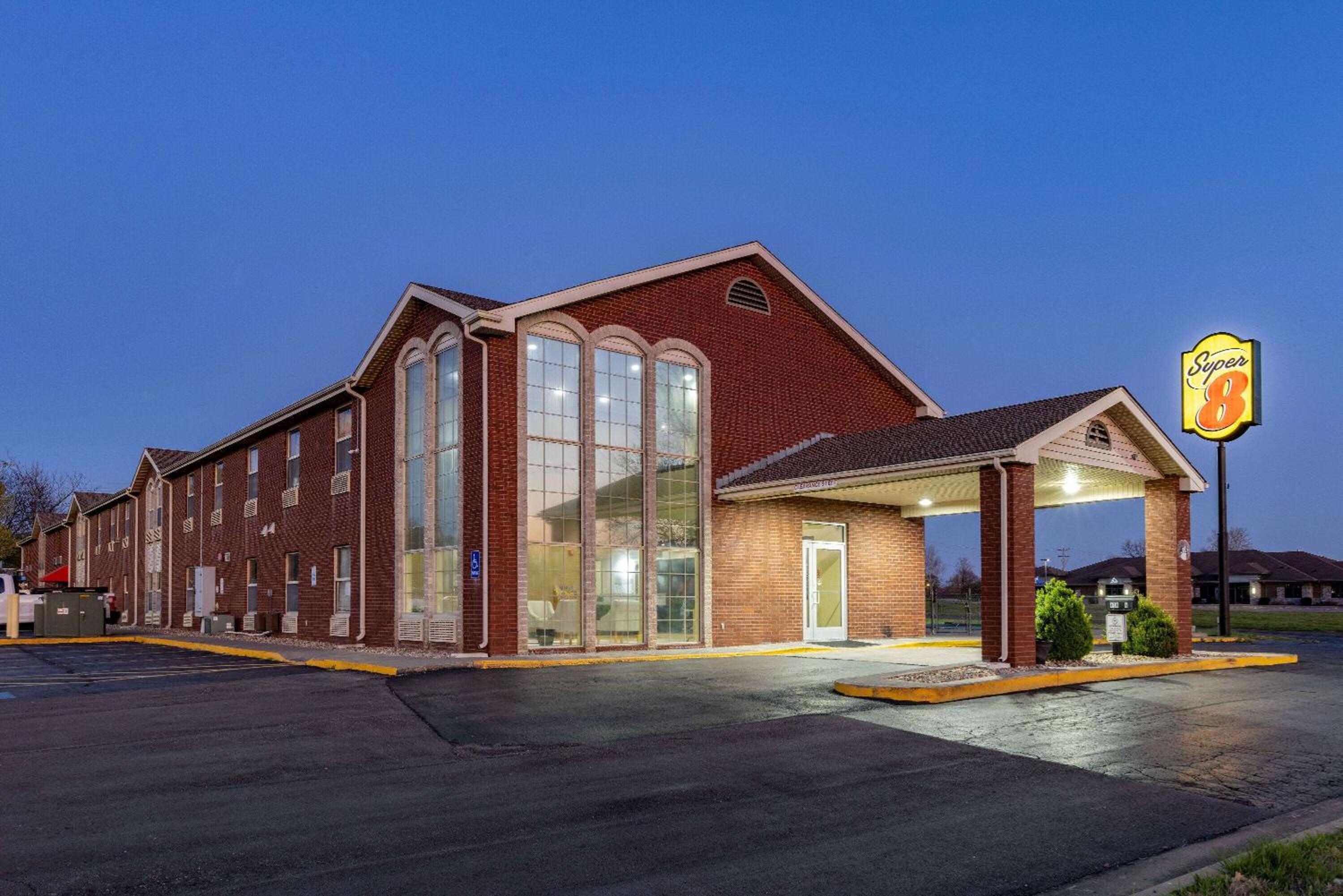 Super 8 by Wyndham Nixa/Springfield Area view 4