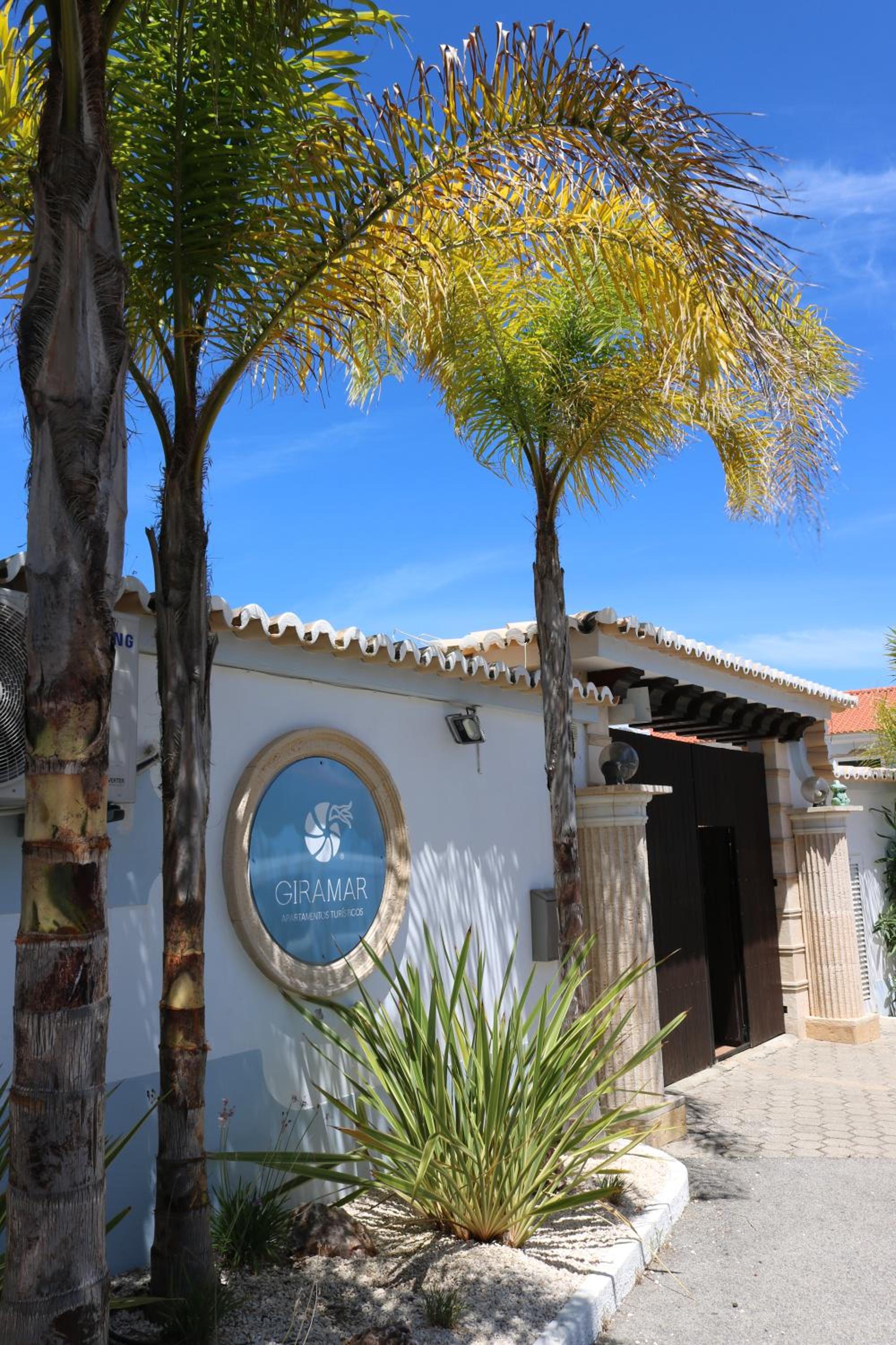 Hotel Giramar Apartamentos Turisticos - Image 1