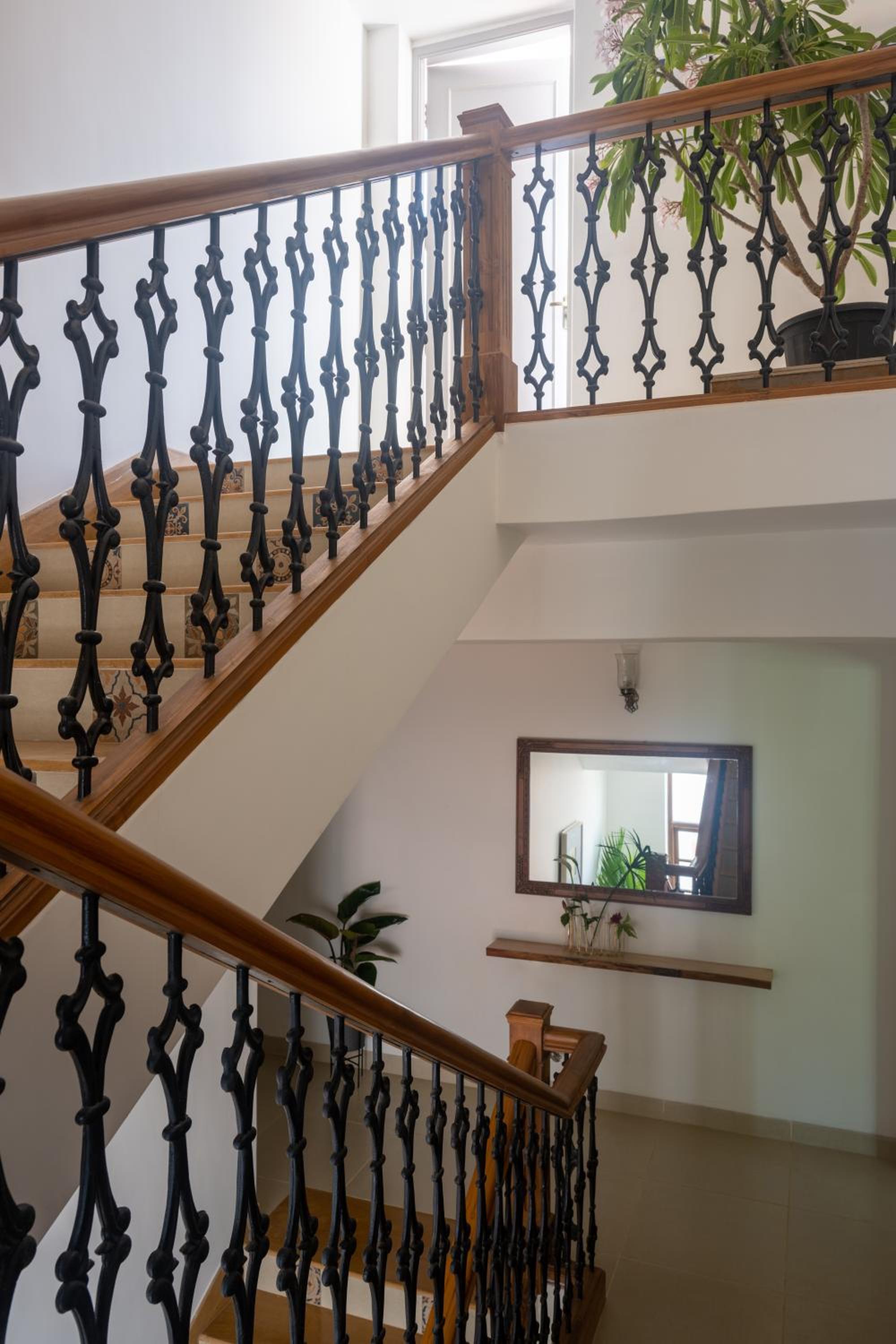 ELIVAAS 3 BHK with Pvt Pool - Panache