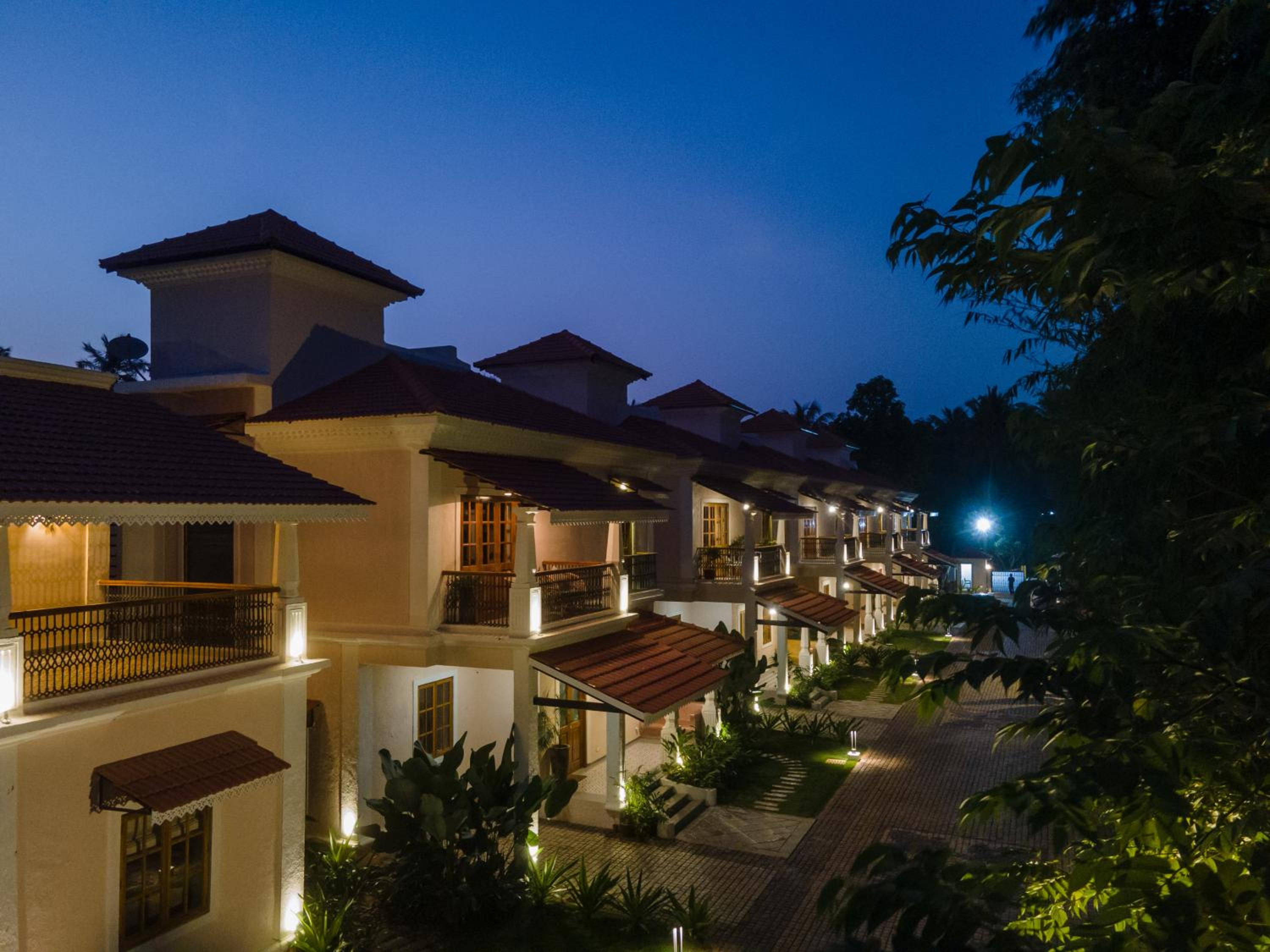 ELIVAAS Signature 3 BHK with Pvt Pool - Panache