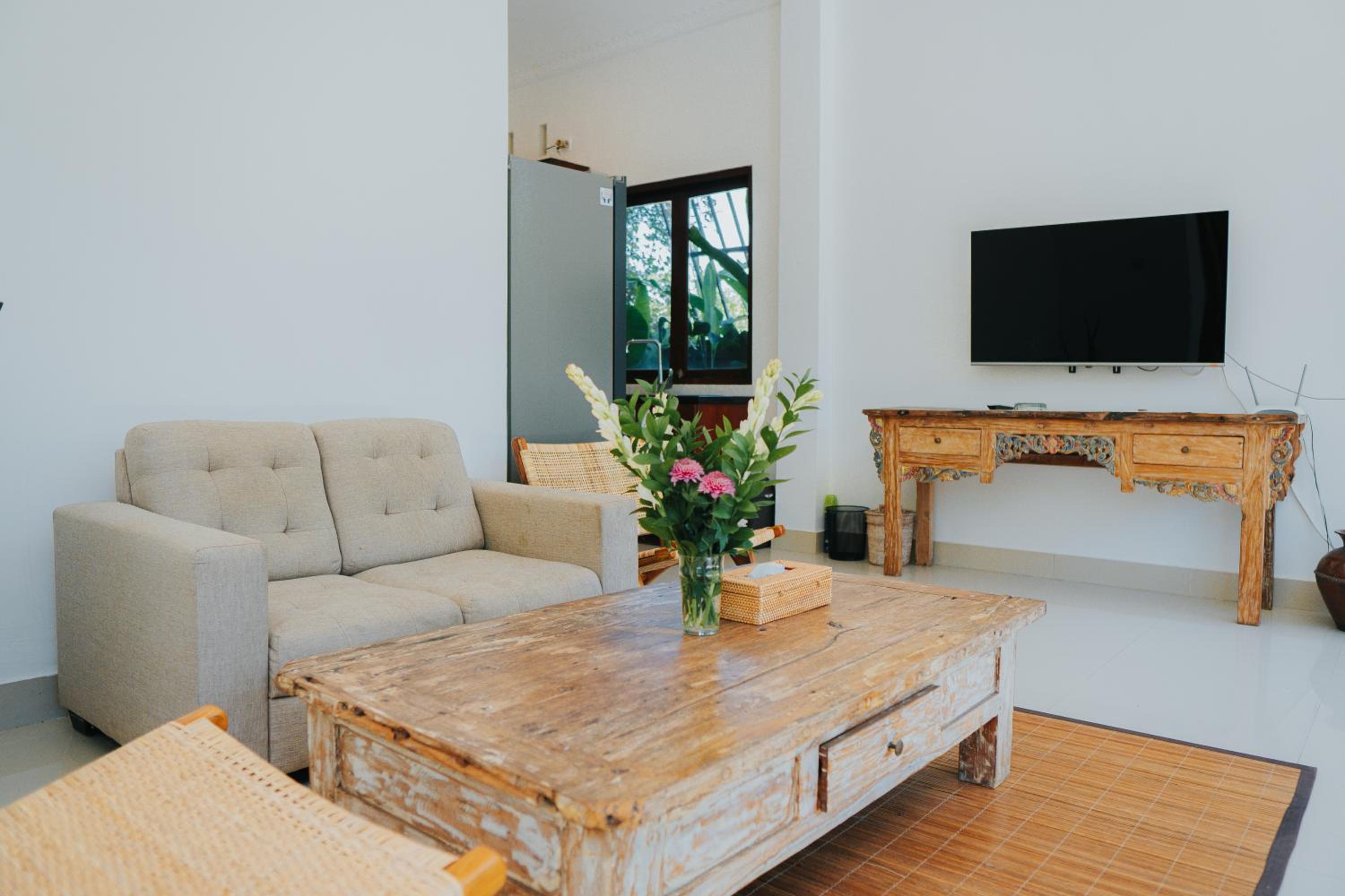 Villa Gading 2 view 4