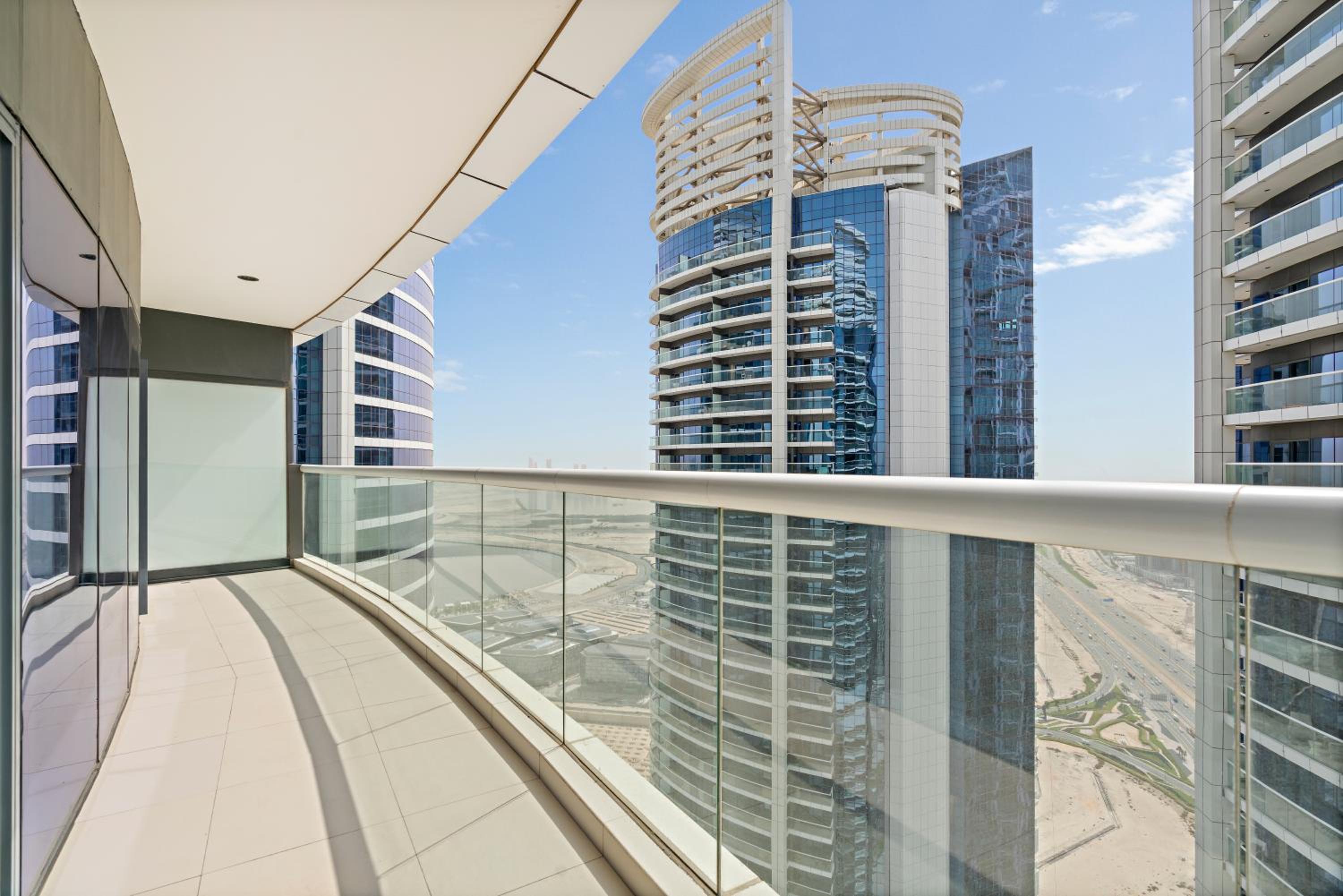 ALiving Luxury 1BR Paramount Towers Business Bay 6205
