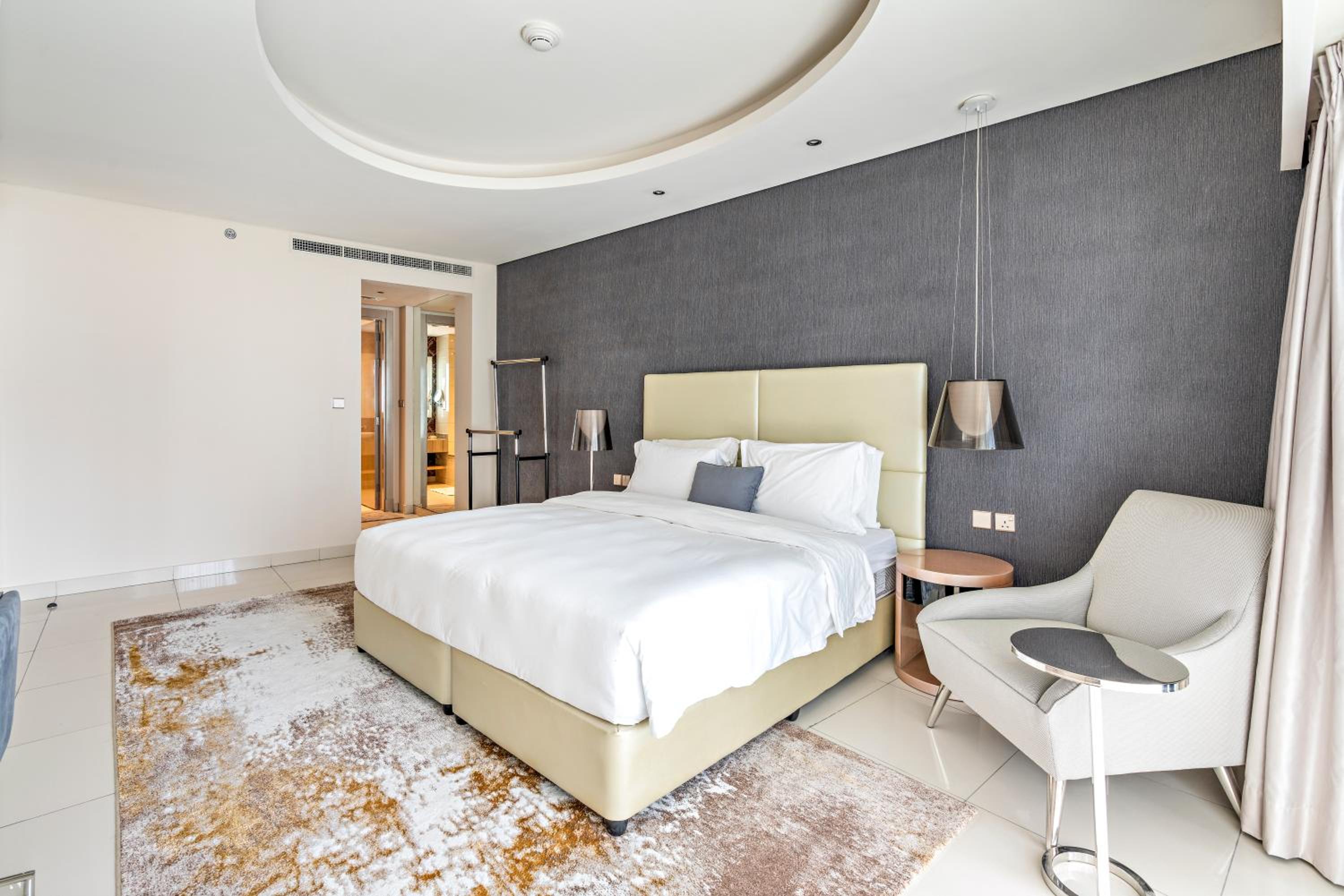 ALiving Luxury 1BR Paramount Towers Business Bay 6205