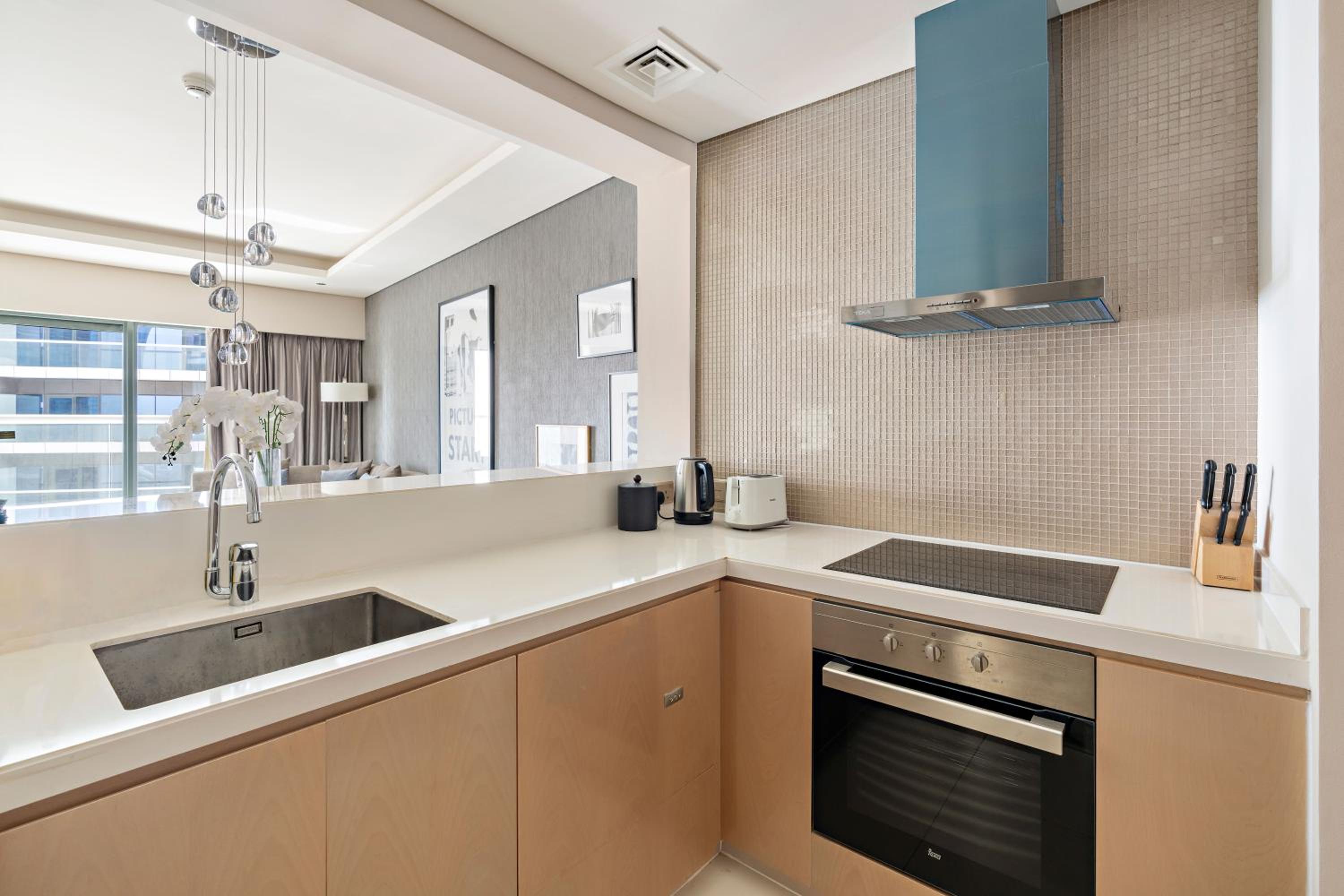 ALiving Luxury 1BR Paramount Towers Business Bay 6205