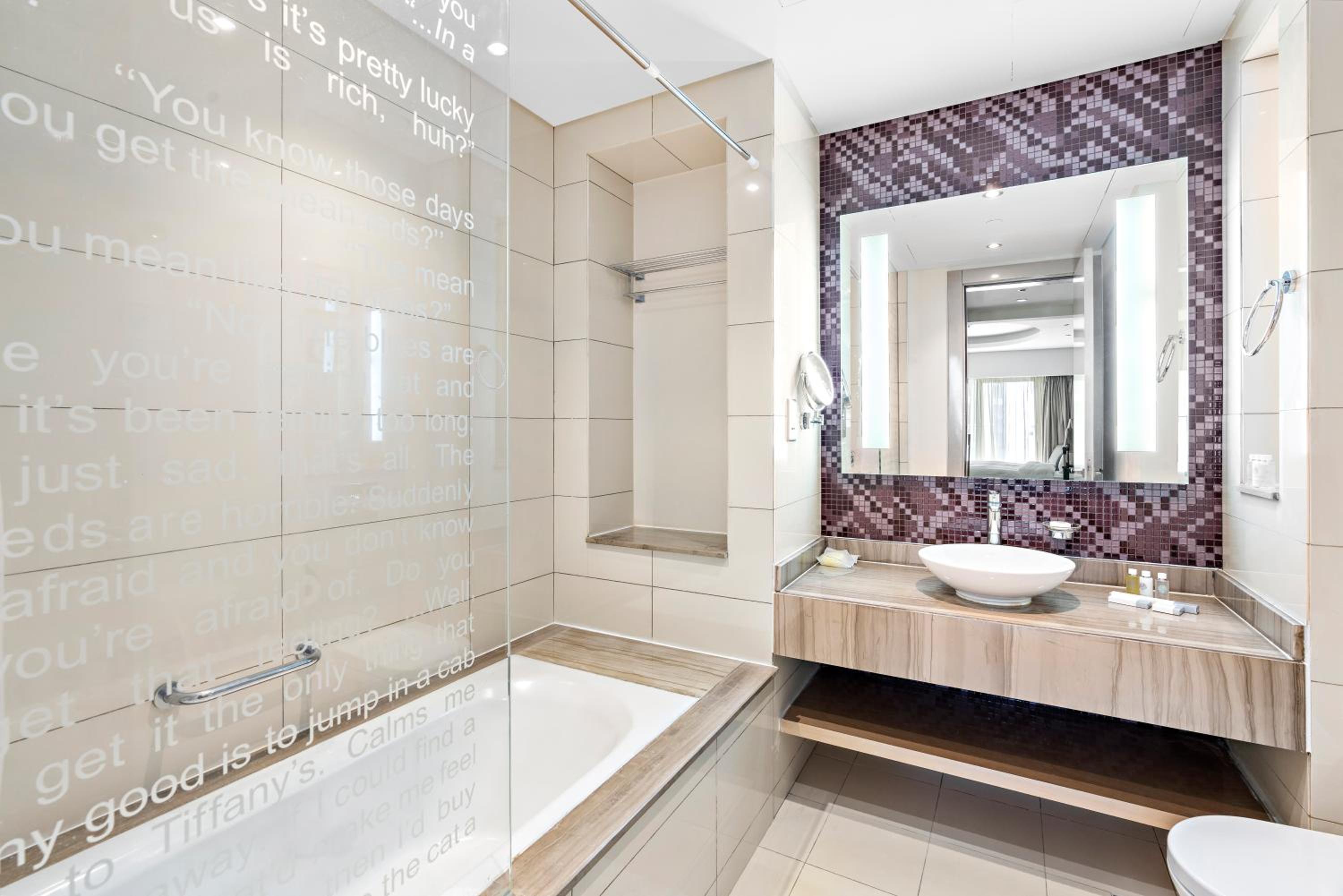ALiving Luxury 1BR Paramount Towers Business Bay 6205