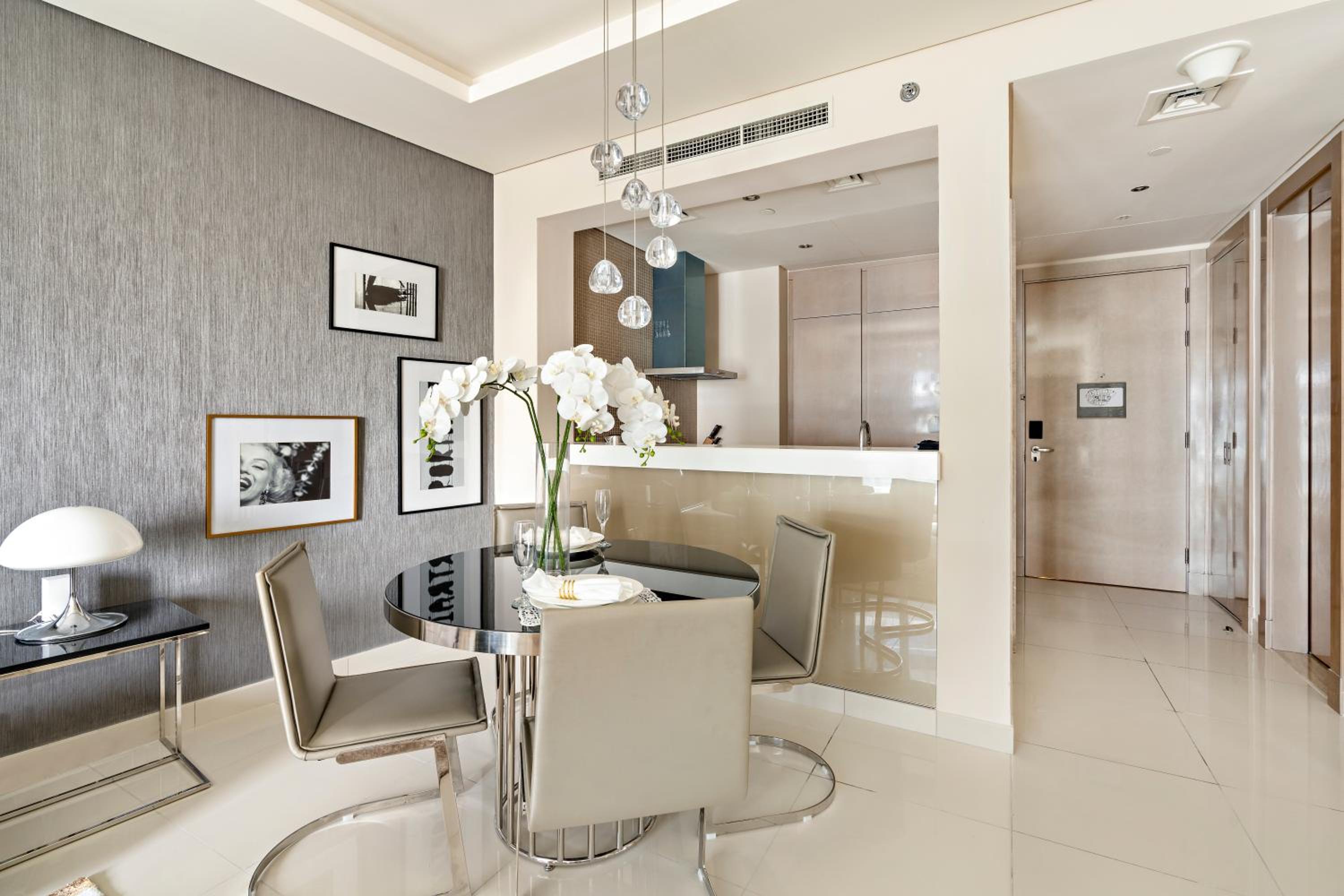 ALiving Luxury 1BR Paramount Towers Business Bay 6205