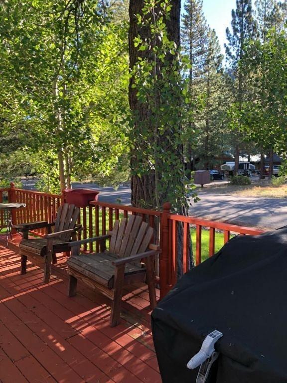 Hotel Tahoe Cottage perfect for couples and outdoor enthusiasts - Image 1