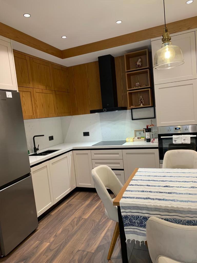 Central Deluxe Apartment