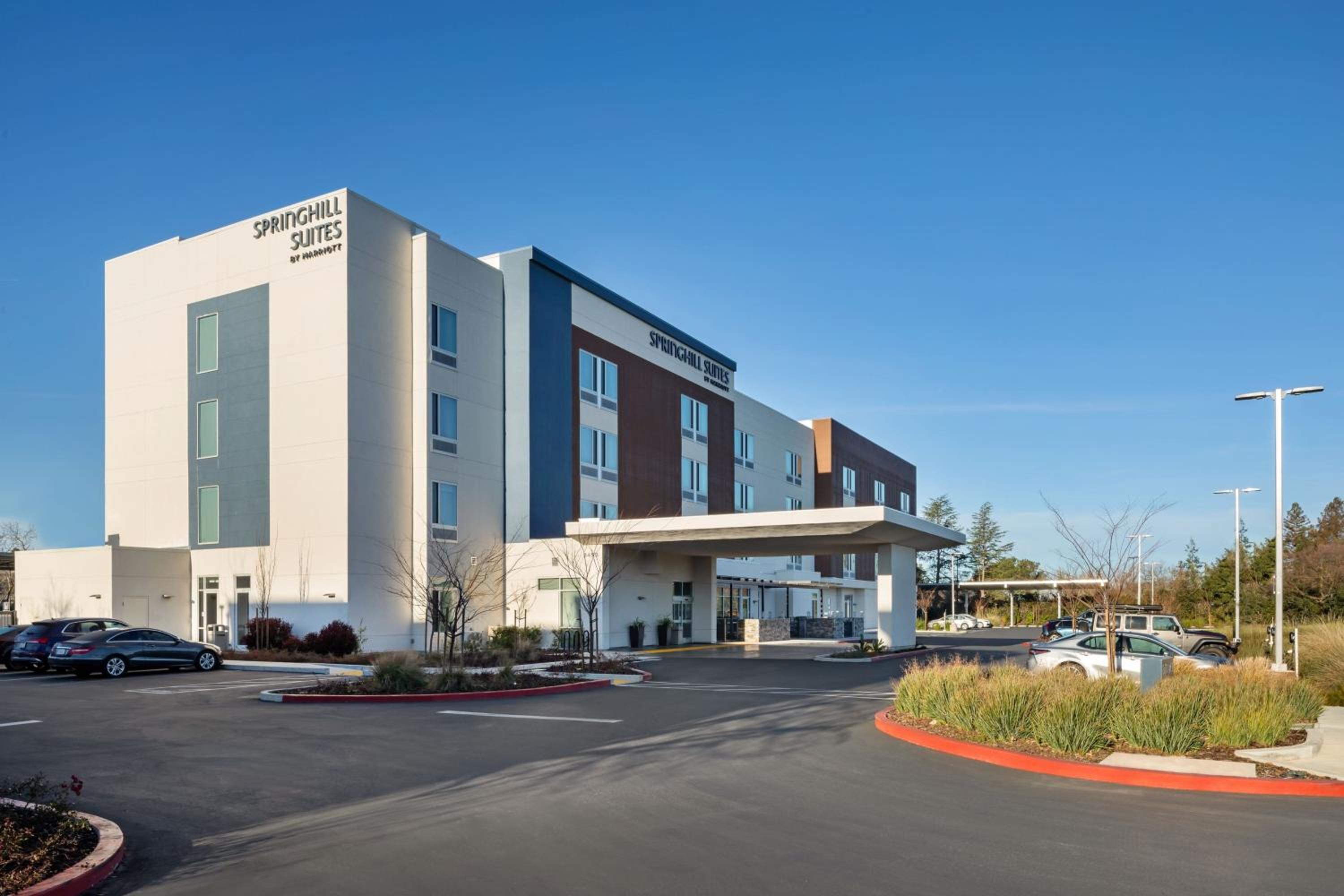 Hotel SpringHill Suites by Marriott West Sacramento - Image 1