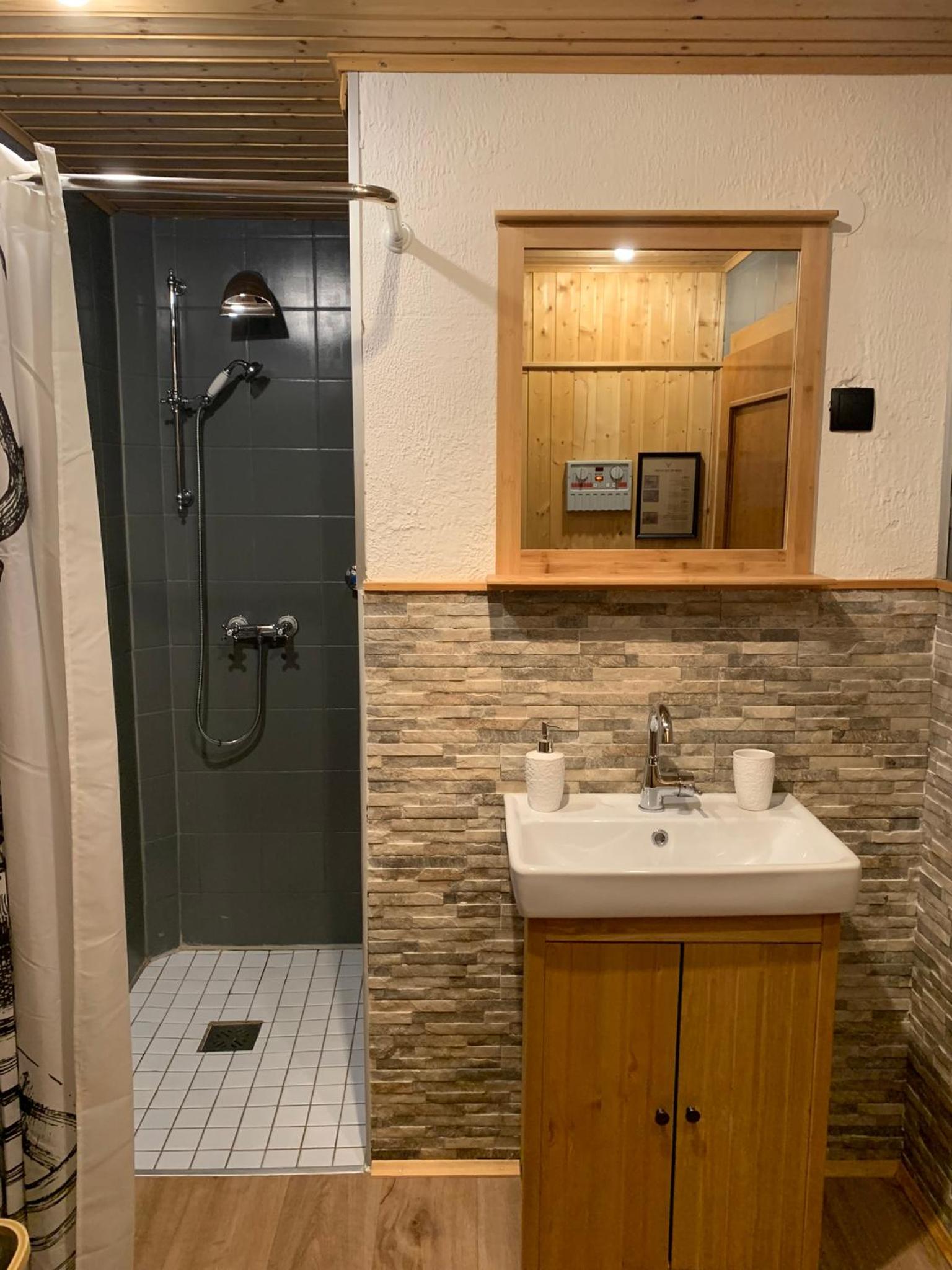 Lilly Chalet- Apartments with private sauna, close to ski lifts