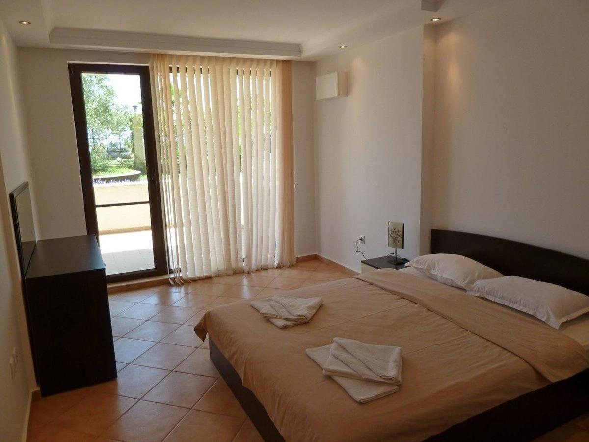 Golden Dunes Primorsko Apartments