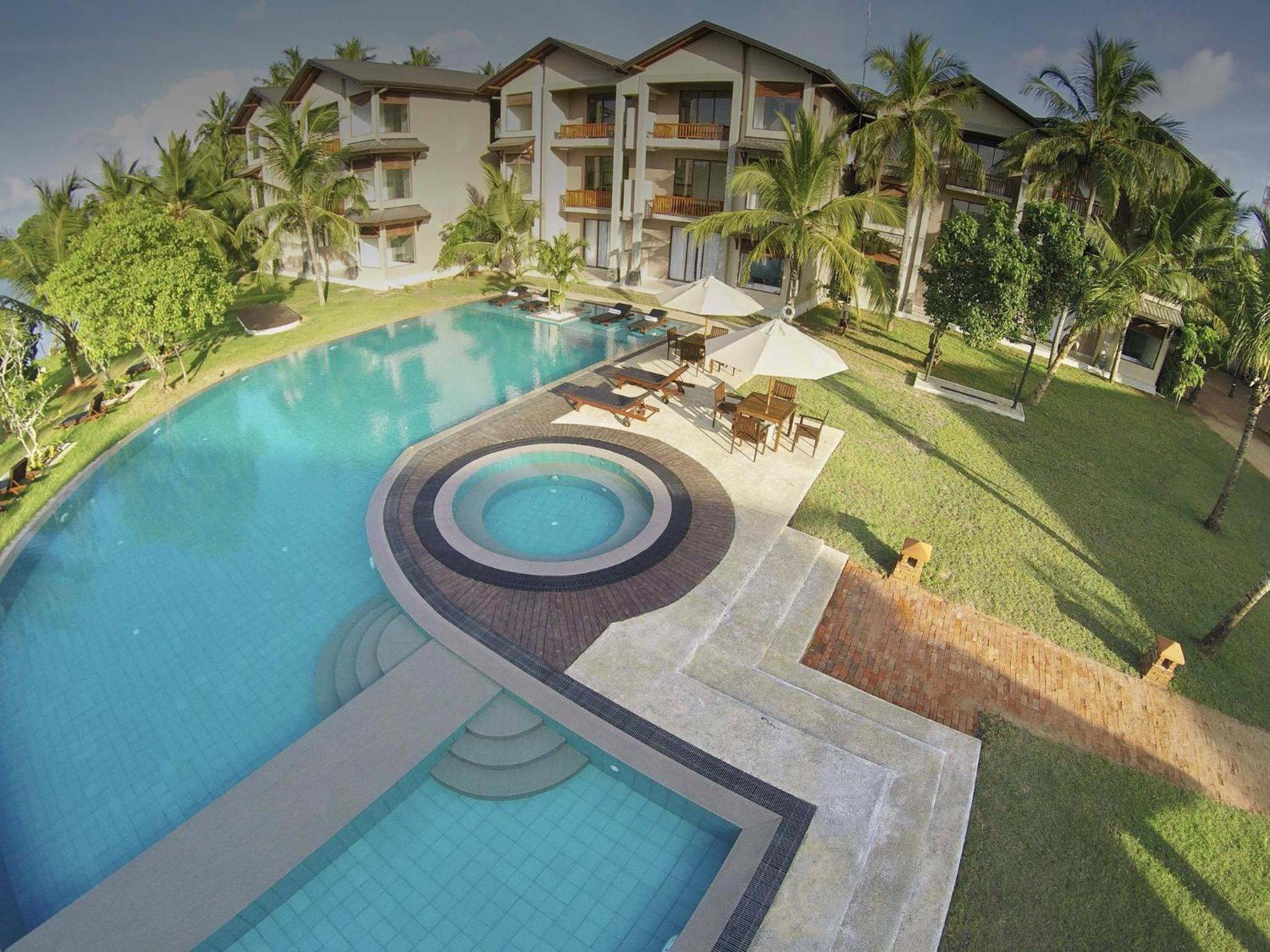 Amaranthe Bay Resort & Spa