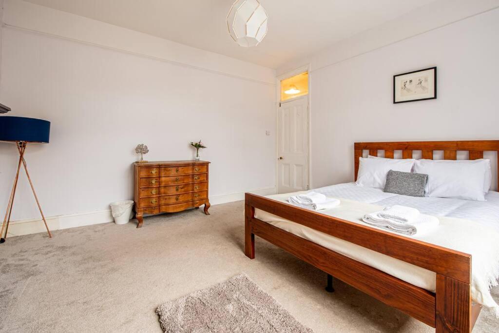 Bright Spacious Maida Vale Flat 5 - minutes from Station