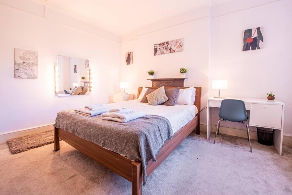 Bright Spacious Maida Vale Flat 5 - minutes from Station