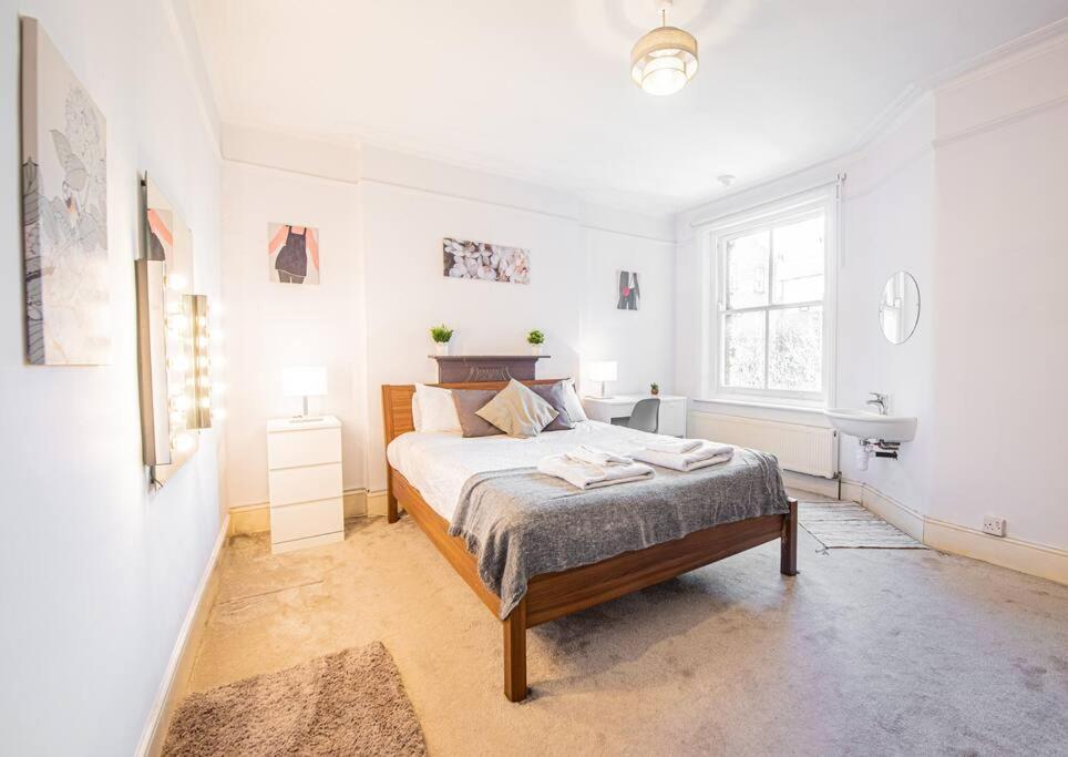 Bright Spacious Maida Vale Flat 5 - minutes from Station