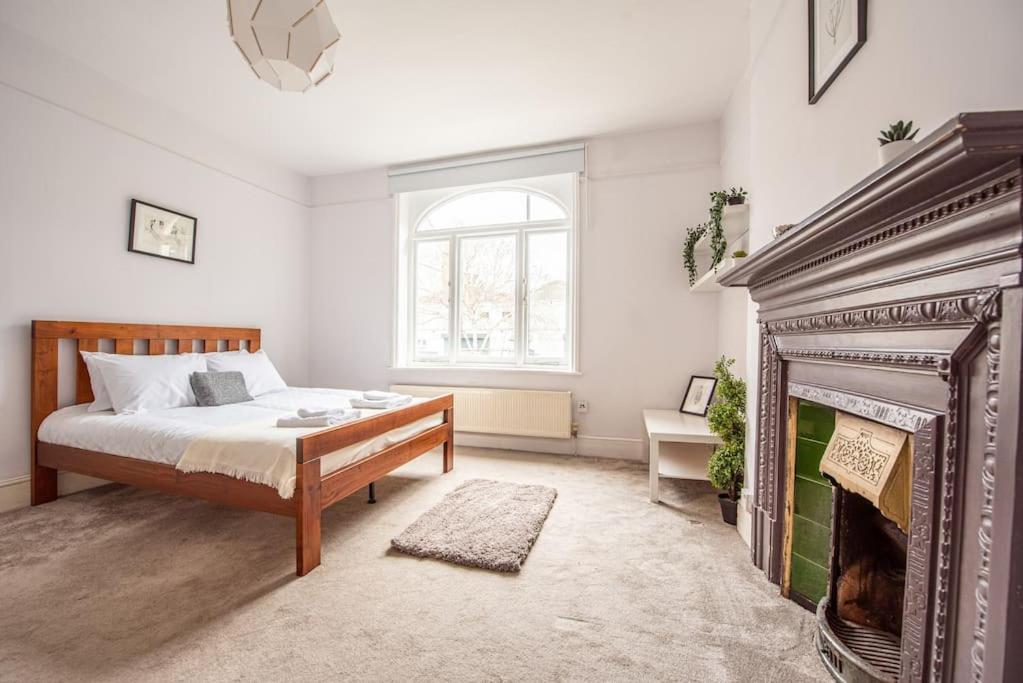 Bright Spacious Maida Vale Flat 5 - minutes from Station