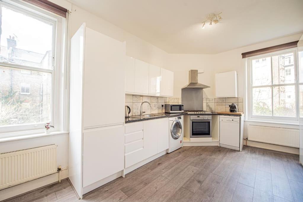 Bright Spacious Maida Vale Flat 5 - minutes from Station