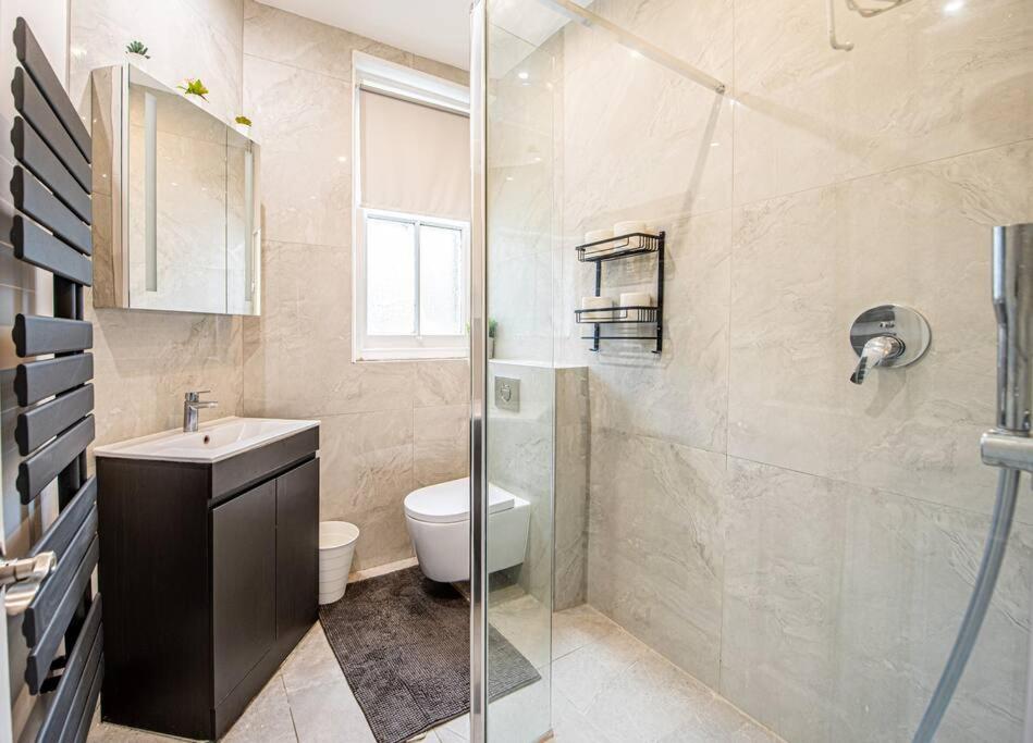 Bright Spacious Maida Vale Flat 5 - minutes from Station