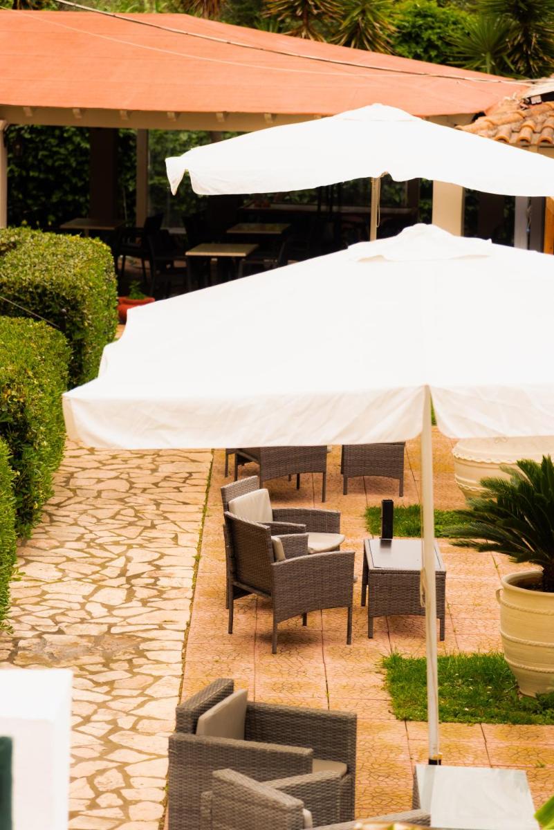 outdoor BBQ area
