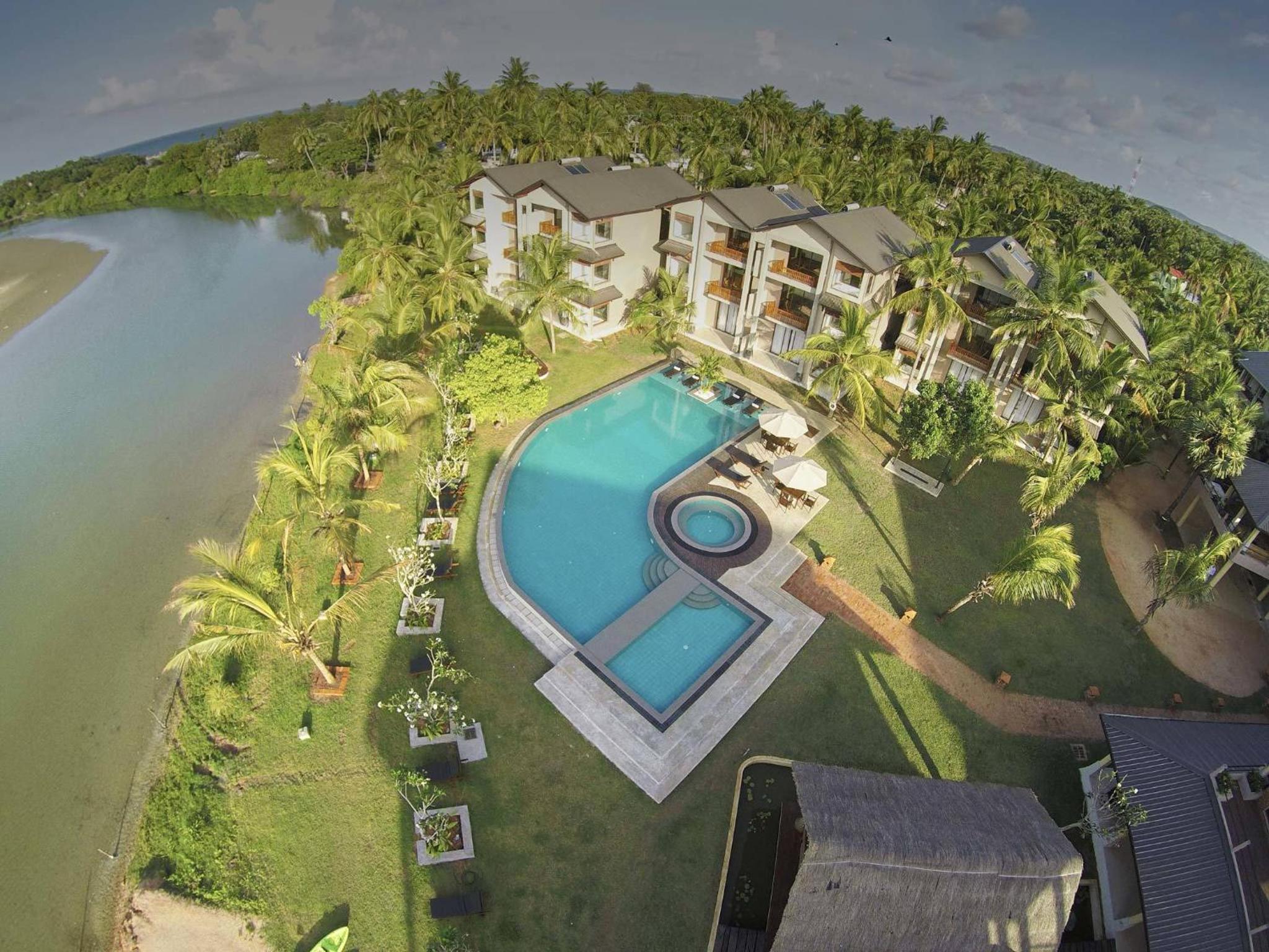 Amaranthe Bay Resort & Spa