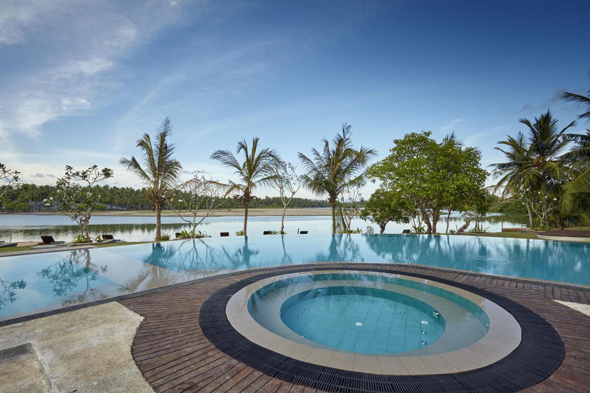 Amaranthe Bay Resort & Spa