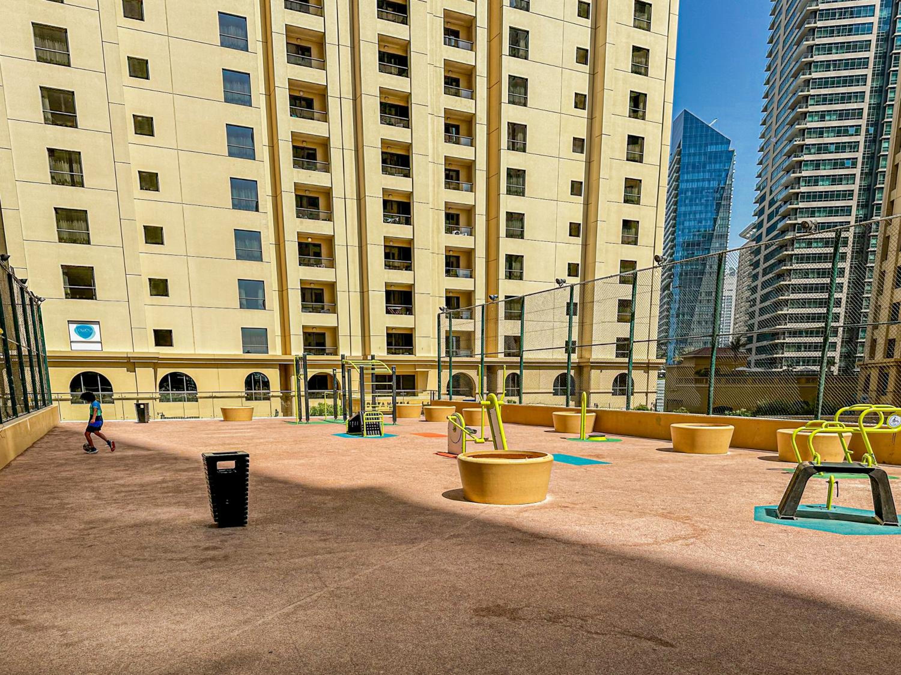 HiGuests - Artistic Waterfront Apt, Perfect for Beach Lovers