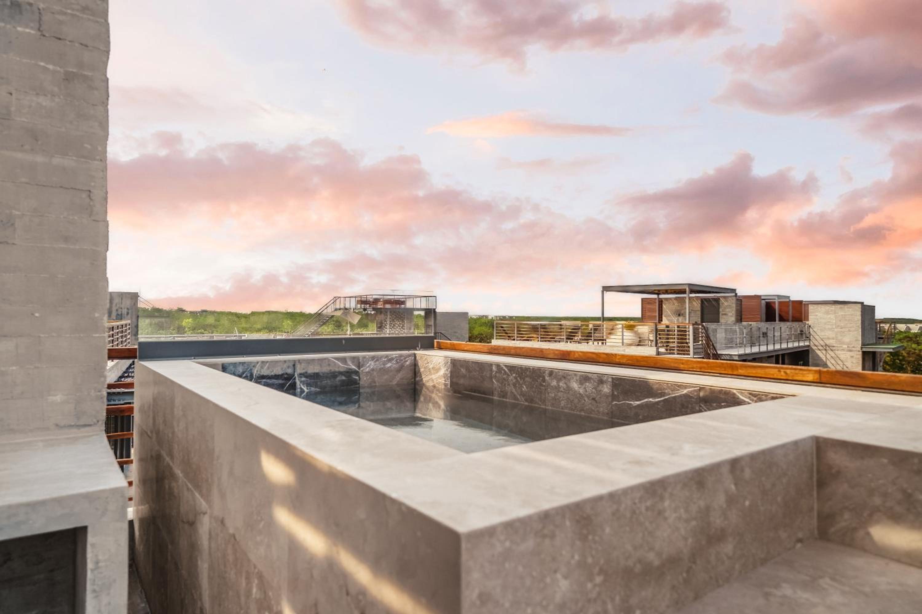 Stunning 1BR with Jacuzzi Cenote