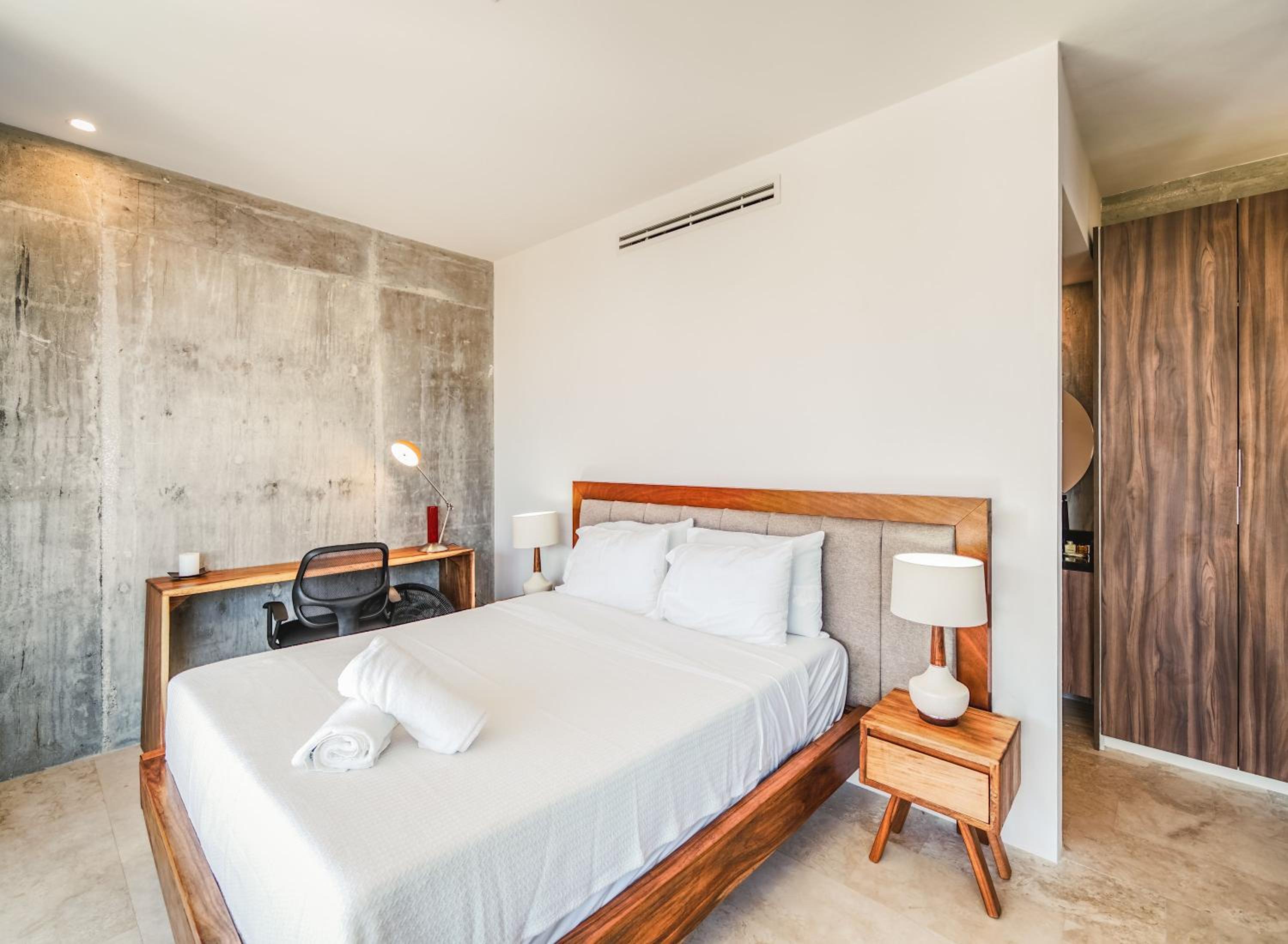 Stunning 1BR with Jacuzzi Cenote