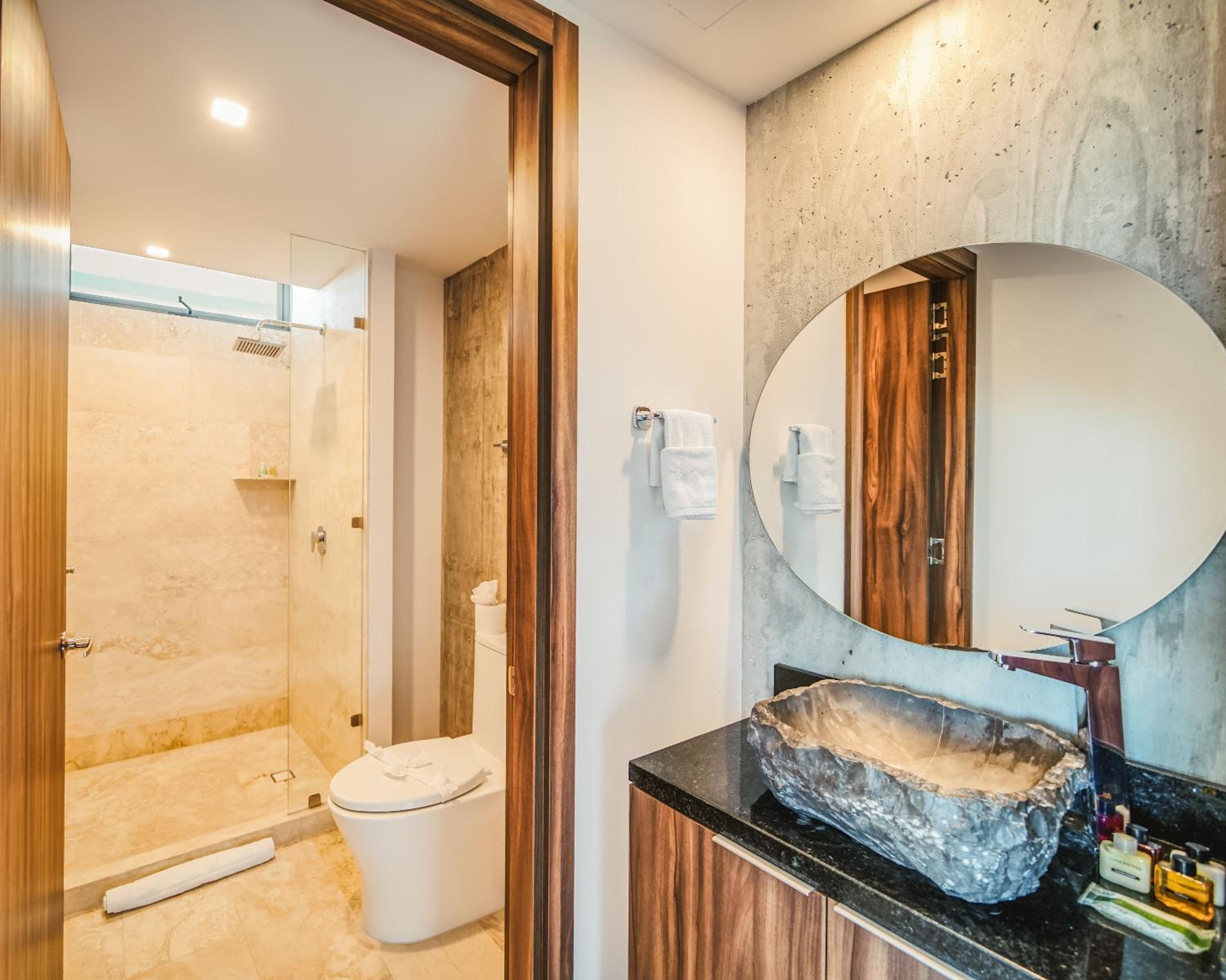 Stunning 1BR with Jacuzzi Cenote