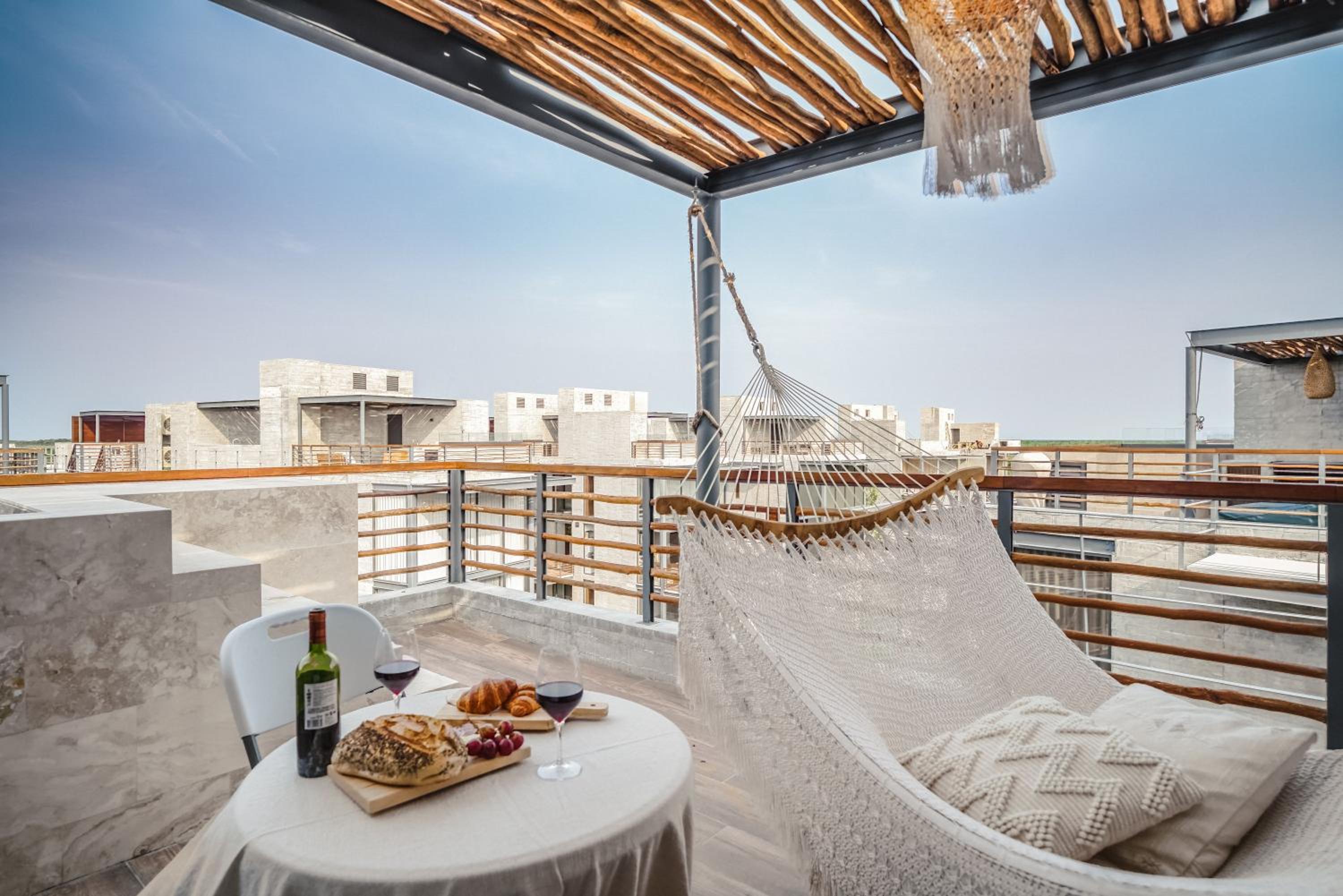 Stunning 1BR with Jacuzzi Cenote