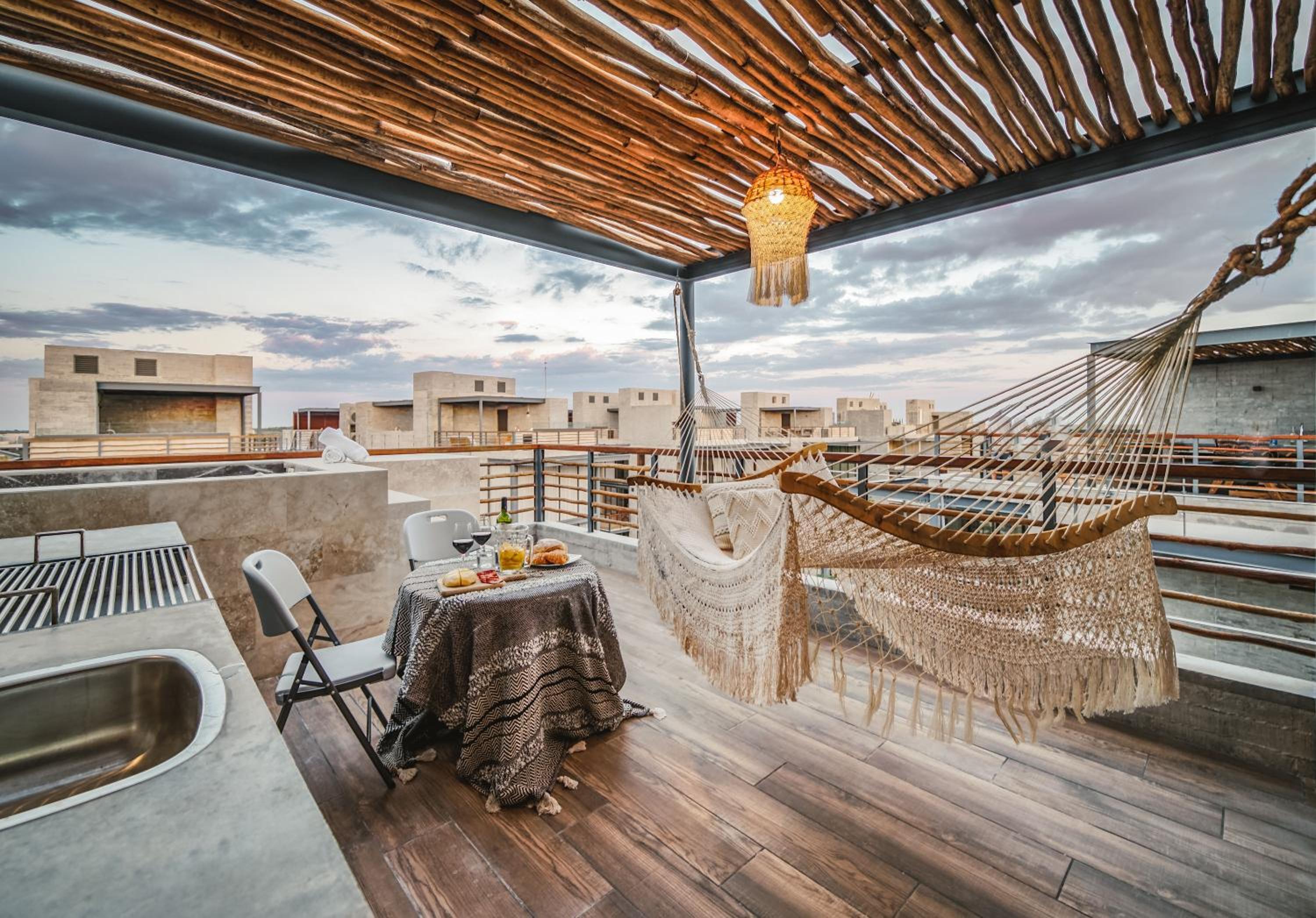 Stunning 1BR with Jacuzzi Cenote
