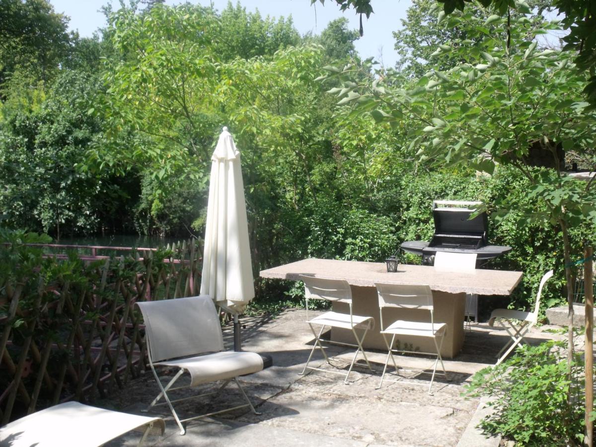 outdoor BBQ area