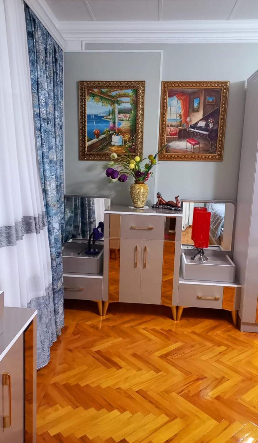 Central Apartment 