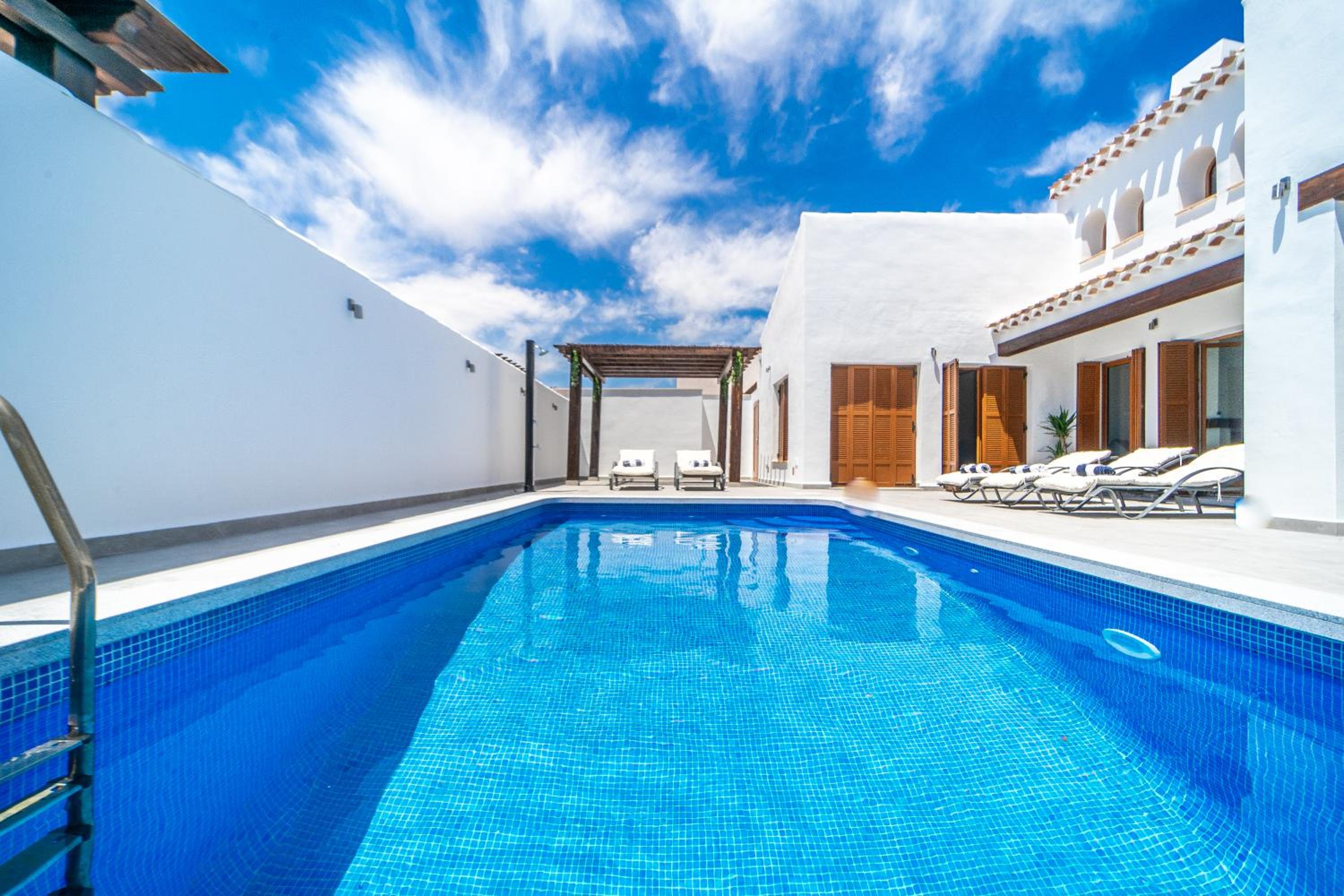 El Valle Golf Resort- Private Pool- Bbq- Parking