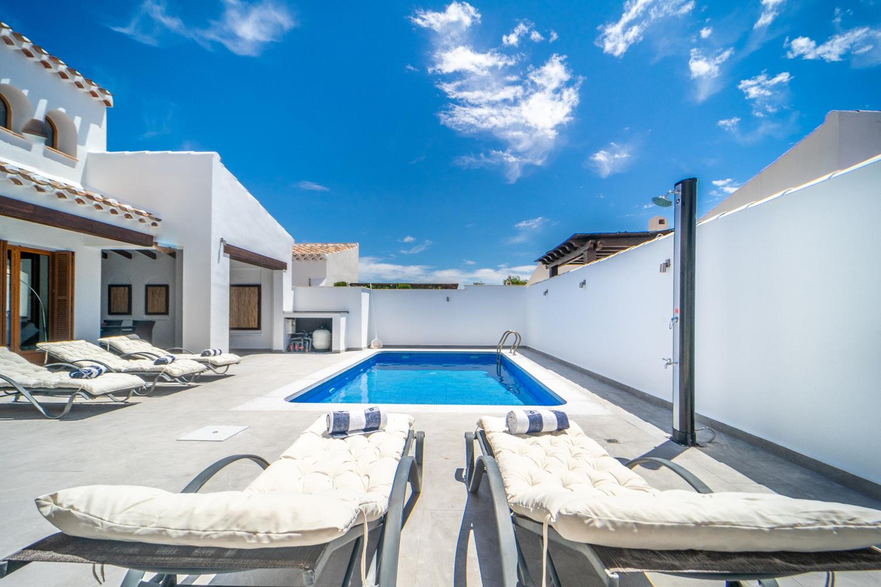 El Valle Golf Resort- Private Pool- Bbq- Parking