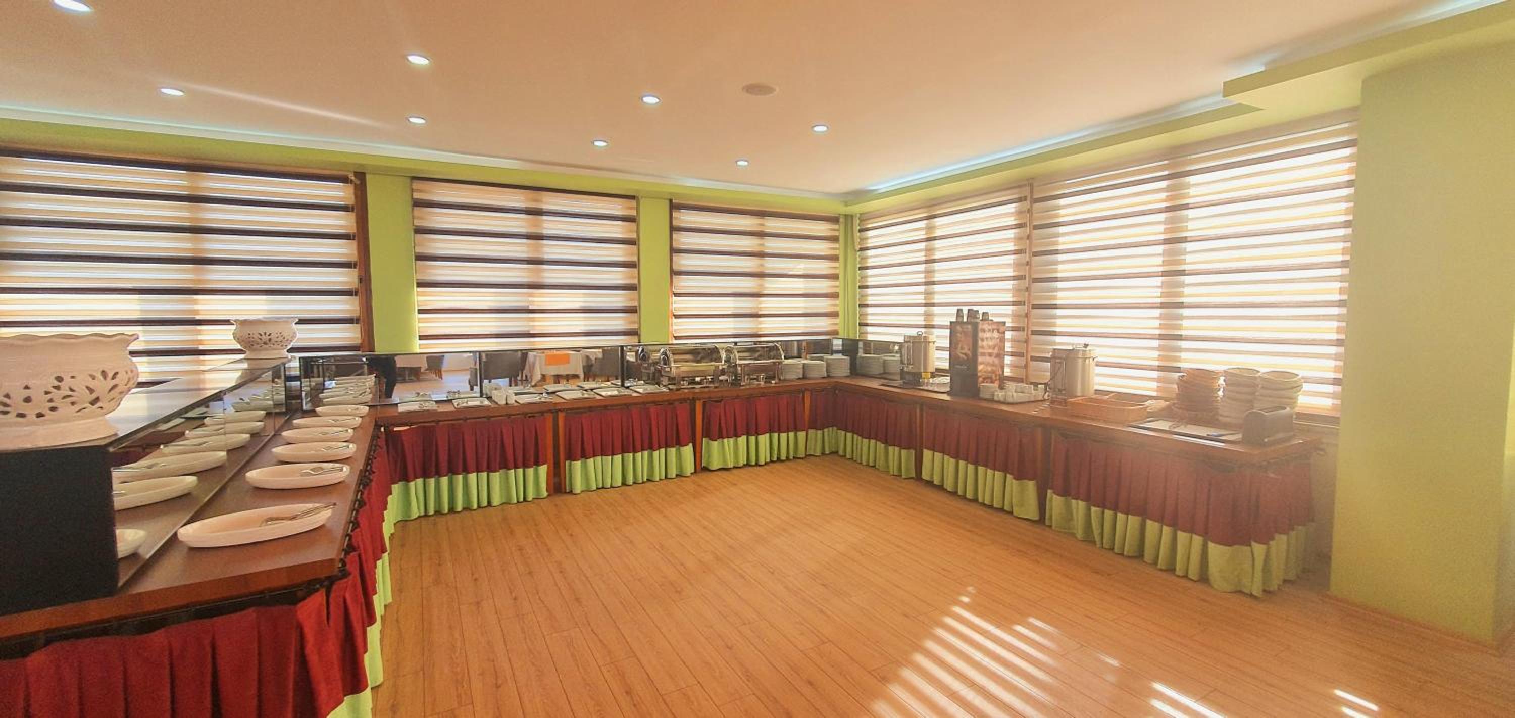 Bulvar Hotel - Image 13