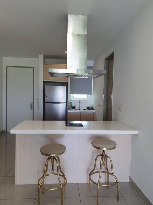 Southbay Seaview Condo A10 #10minQueensbay #15minSPICE photo 2