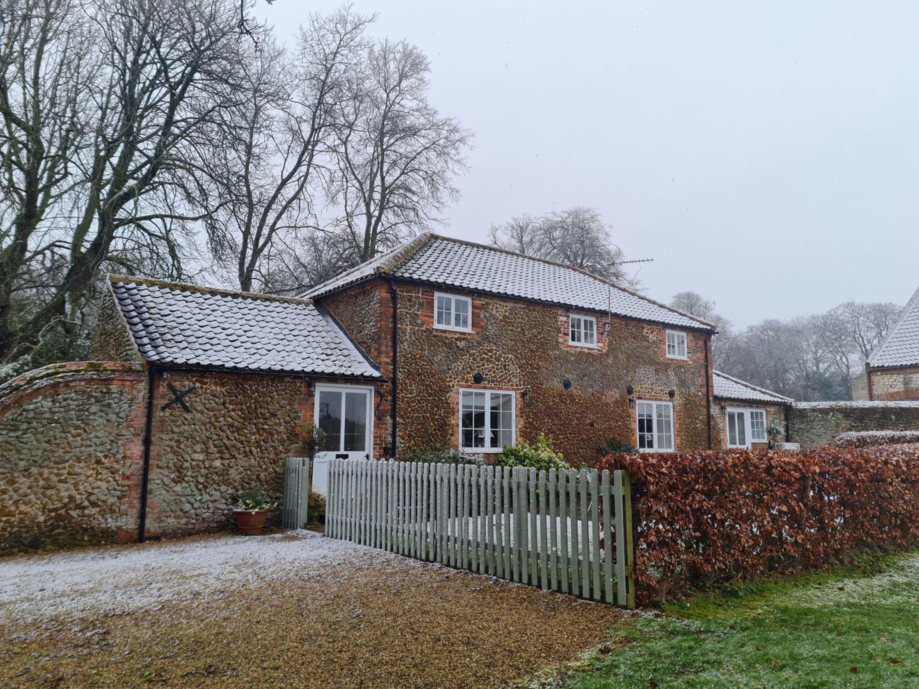 The Coach House R view 4