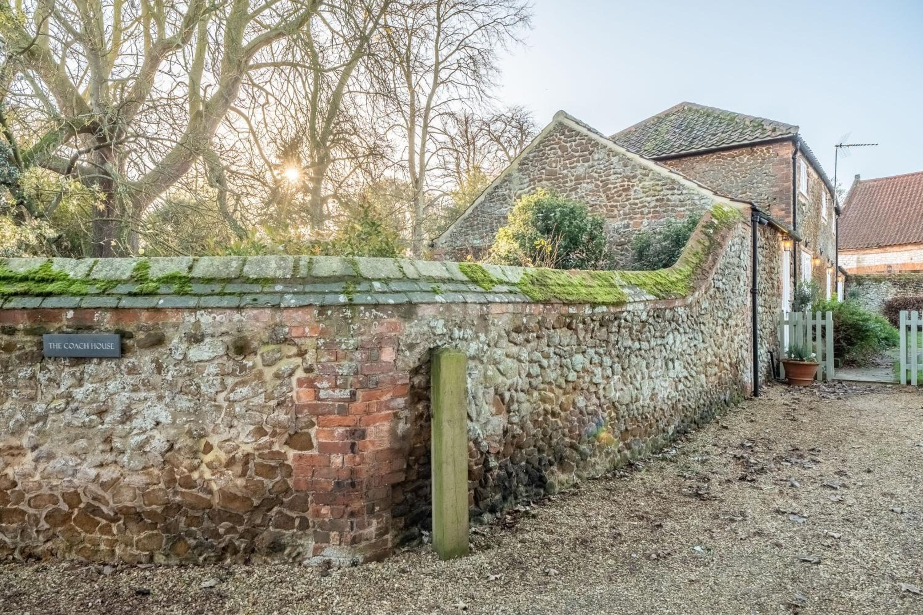 The Coach House R view 5