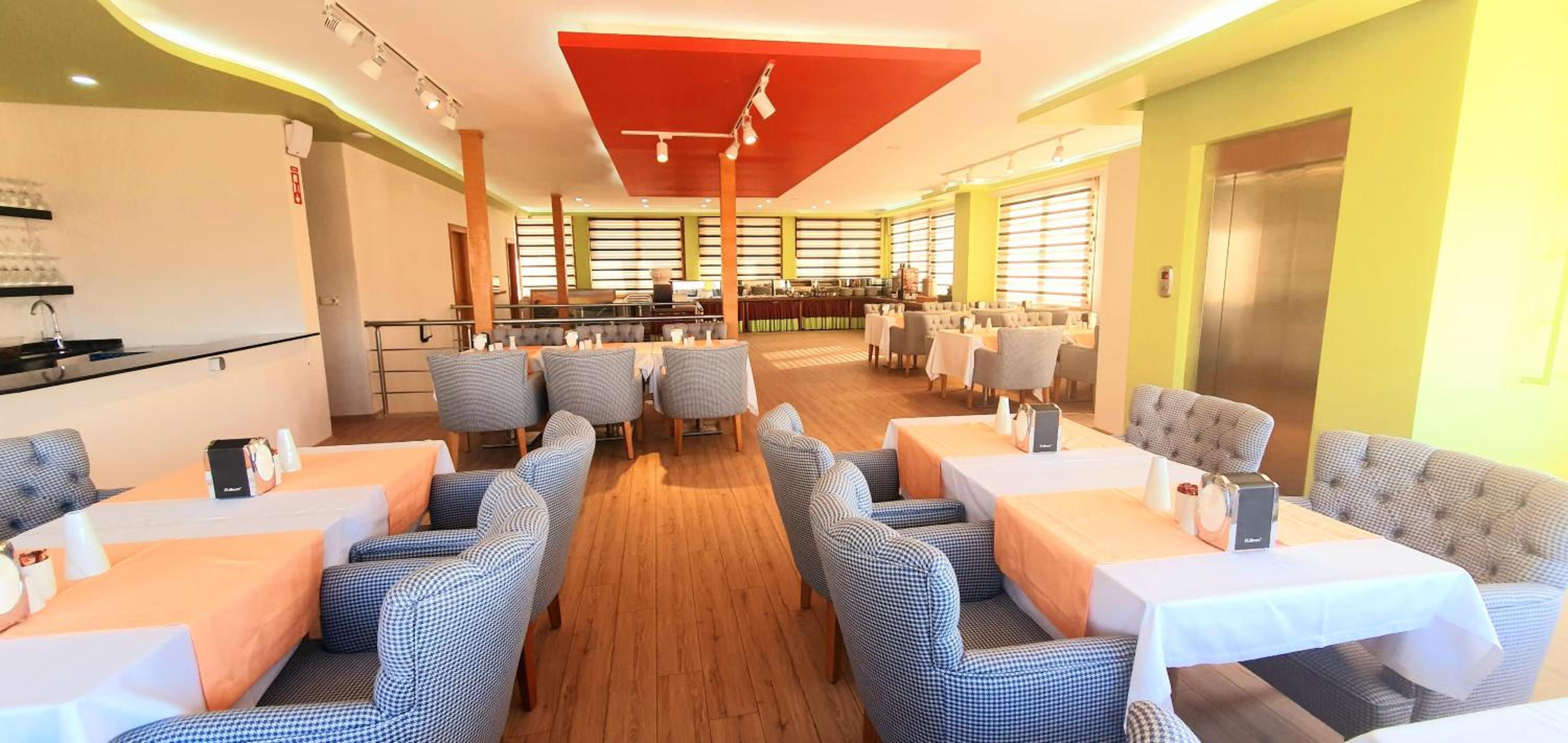 Bulvar Hotel - Image 12