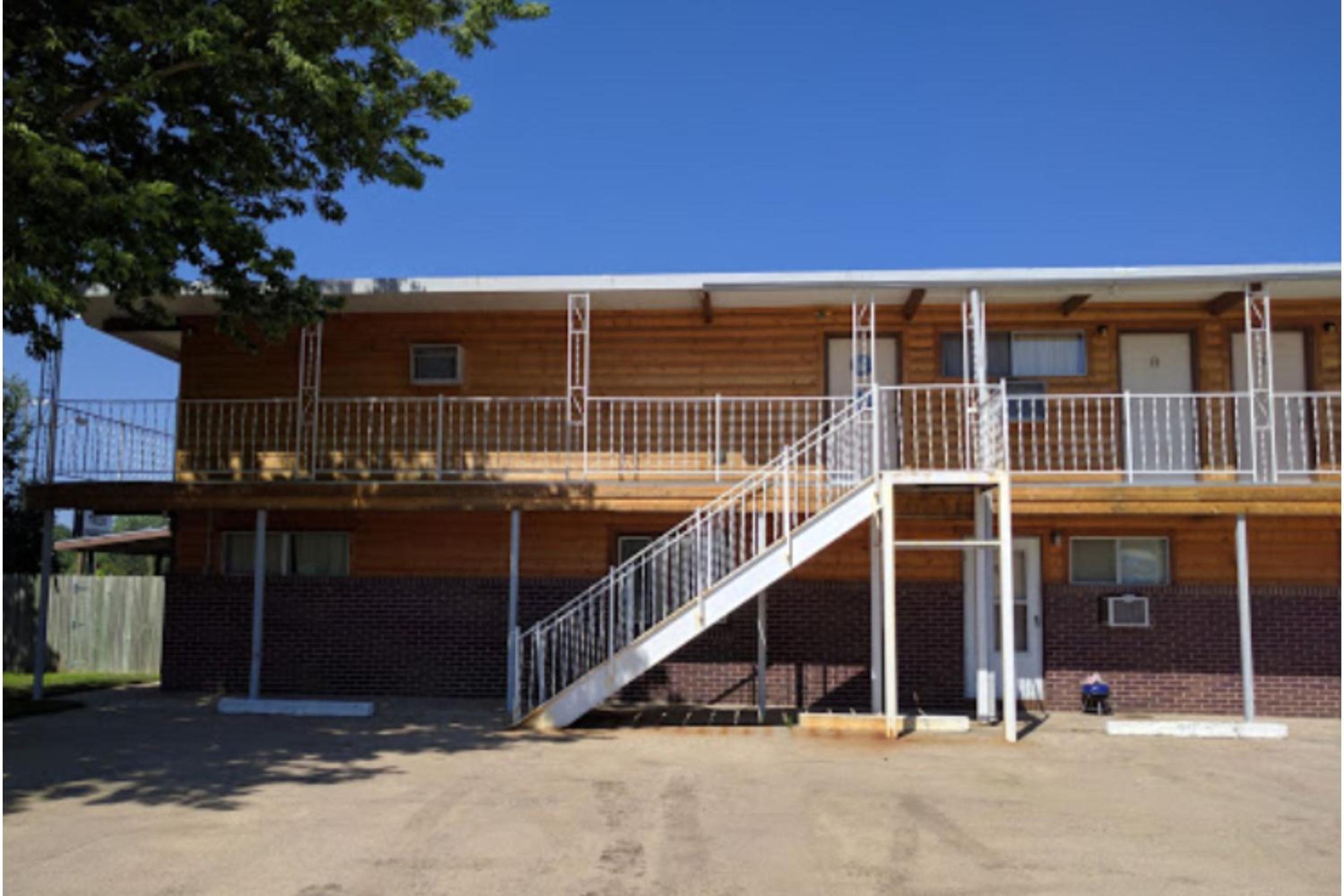 Love Hotels Western Holiday by OYO at Harlan Lake NE