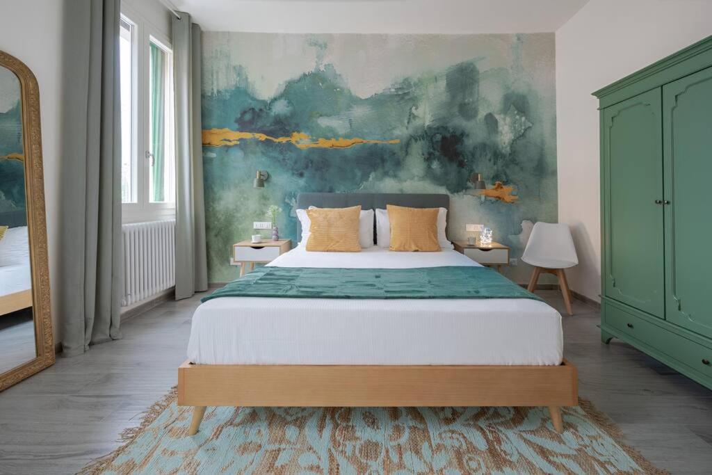Via Pollaiolo, 55 - Florence Charming Apartments - Comfort e Stile a 350mt dal Tram! First floor with elevator and car places on street