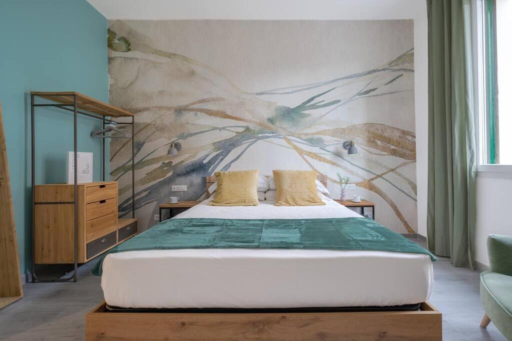 Via Pollaiolo, 55 - Florence Charming Apartments - Comfort e Stile a 350mt dal Tram! First floor with elevator and car places on street
