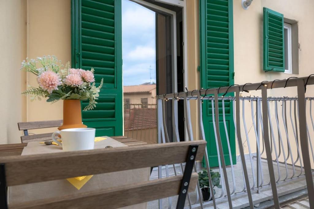 Via Pollaiolo, 55 - Florence Charming Apartments - Comfort e Stile a 350mt dal Tram! First floor with elevator and car places on street