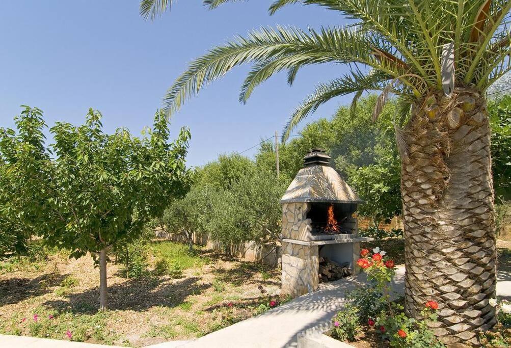 Eden Holiday House with private Pool and Vineyard