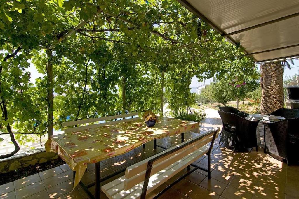 Eden Holiday House with private Pool and Vineyard