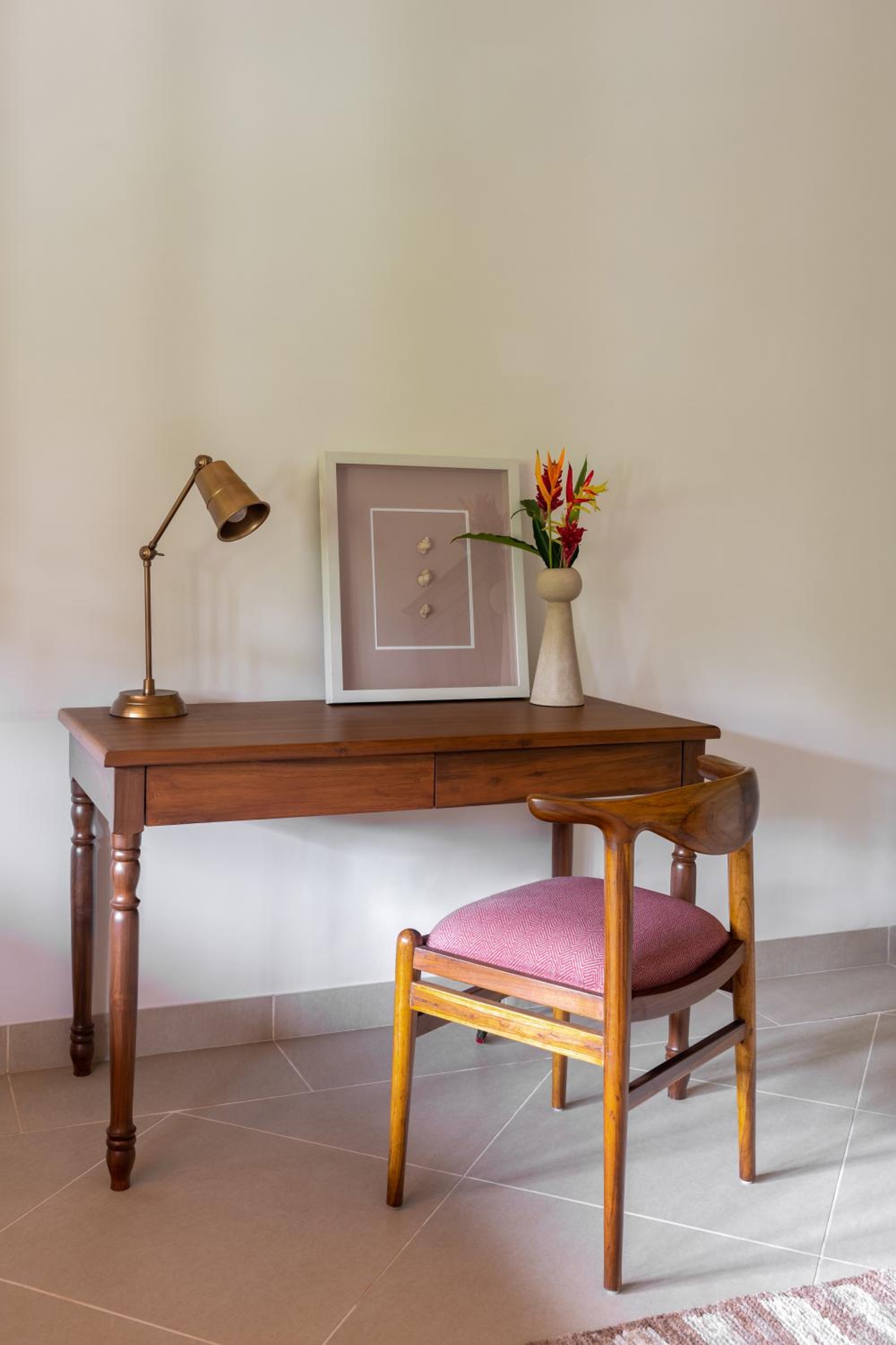 ELIVAAS Signature 3 BHK with Pvt Pool - Panache