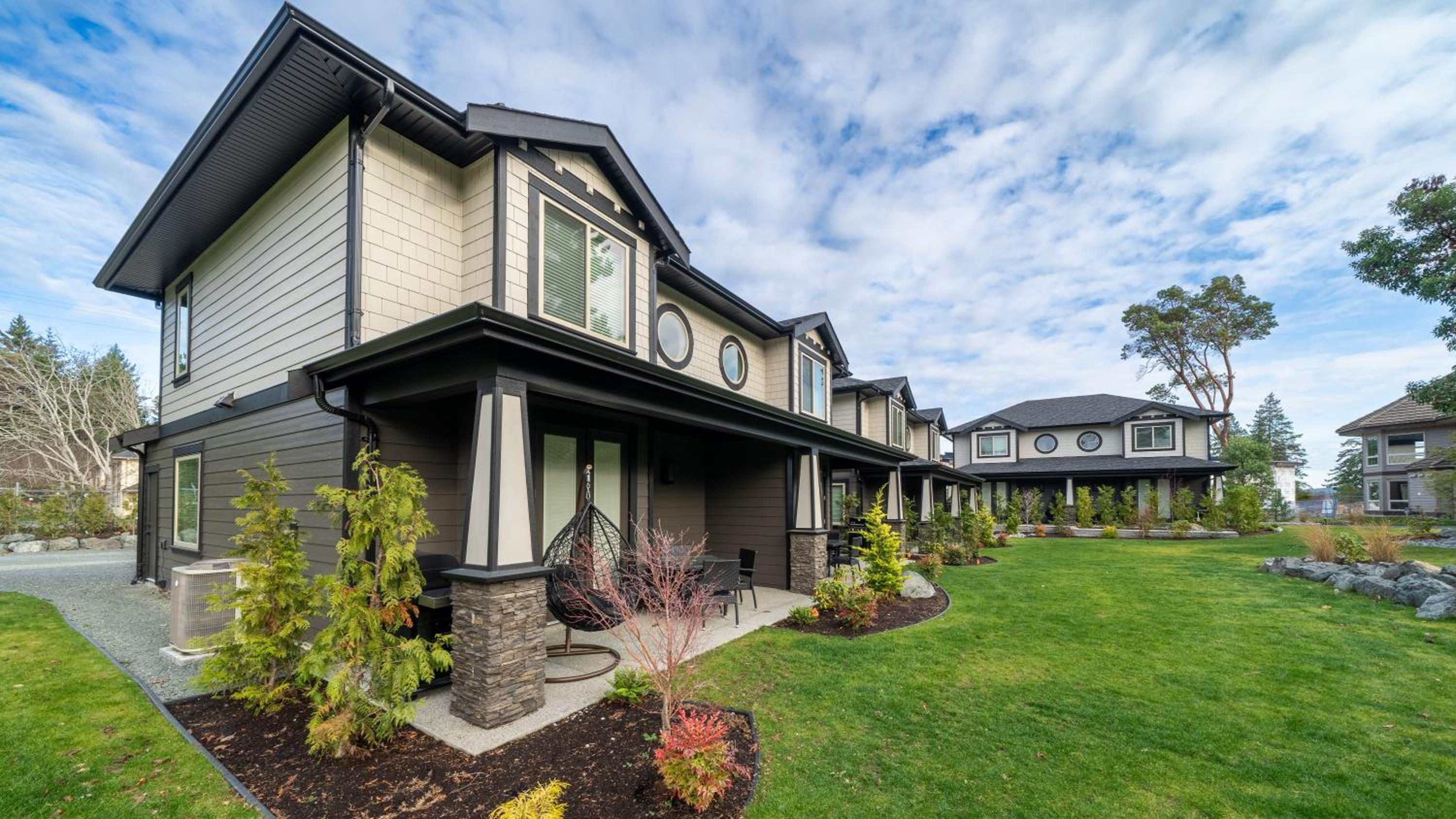 Parksville Vacations - Sunrise Ridge Waterfront Resort - Property Image 2