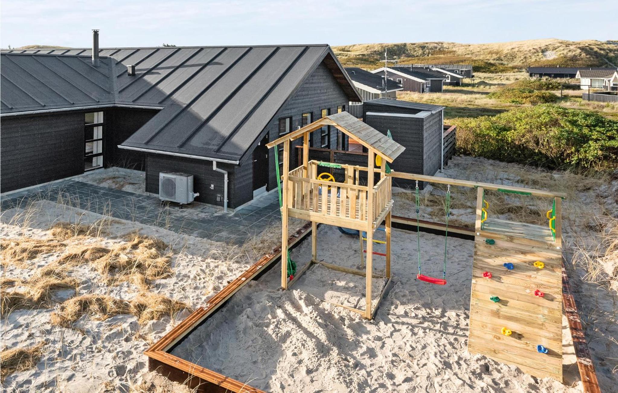 Cozy Home In Hvide Sande With Sauna