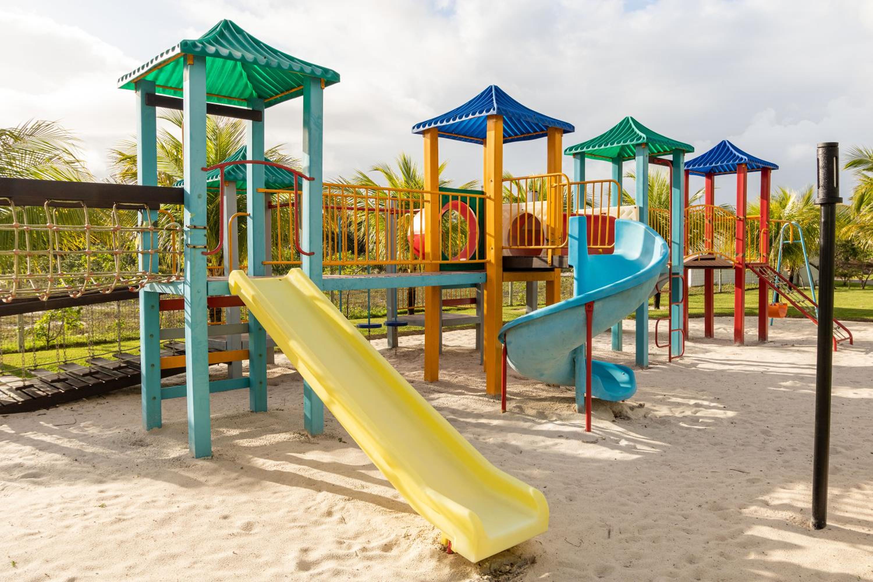 Luxo Térreo com Jardim IBERO Praia do Forte